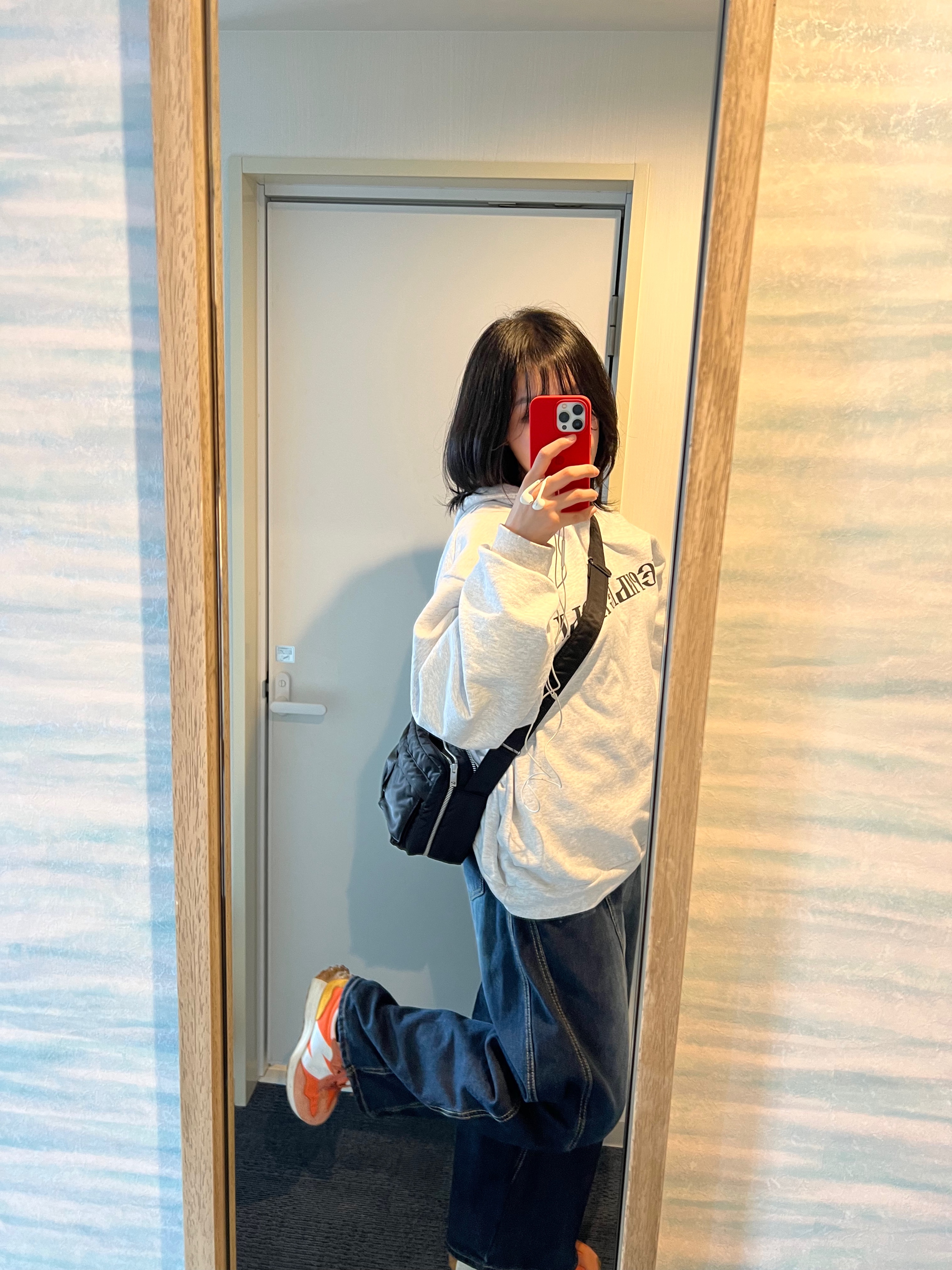 New Balance 327 Orange, Yeezy x Gosha Rubchinskiy YZY Black Dogs Hoodie Heather Grey 착용 스타일 - 2