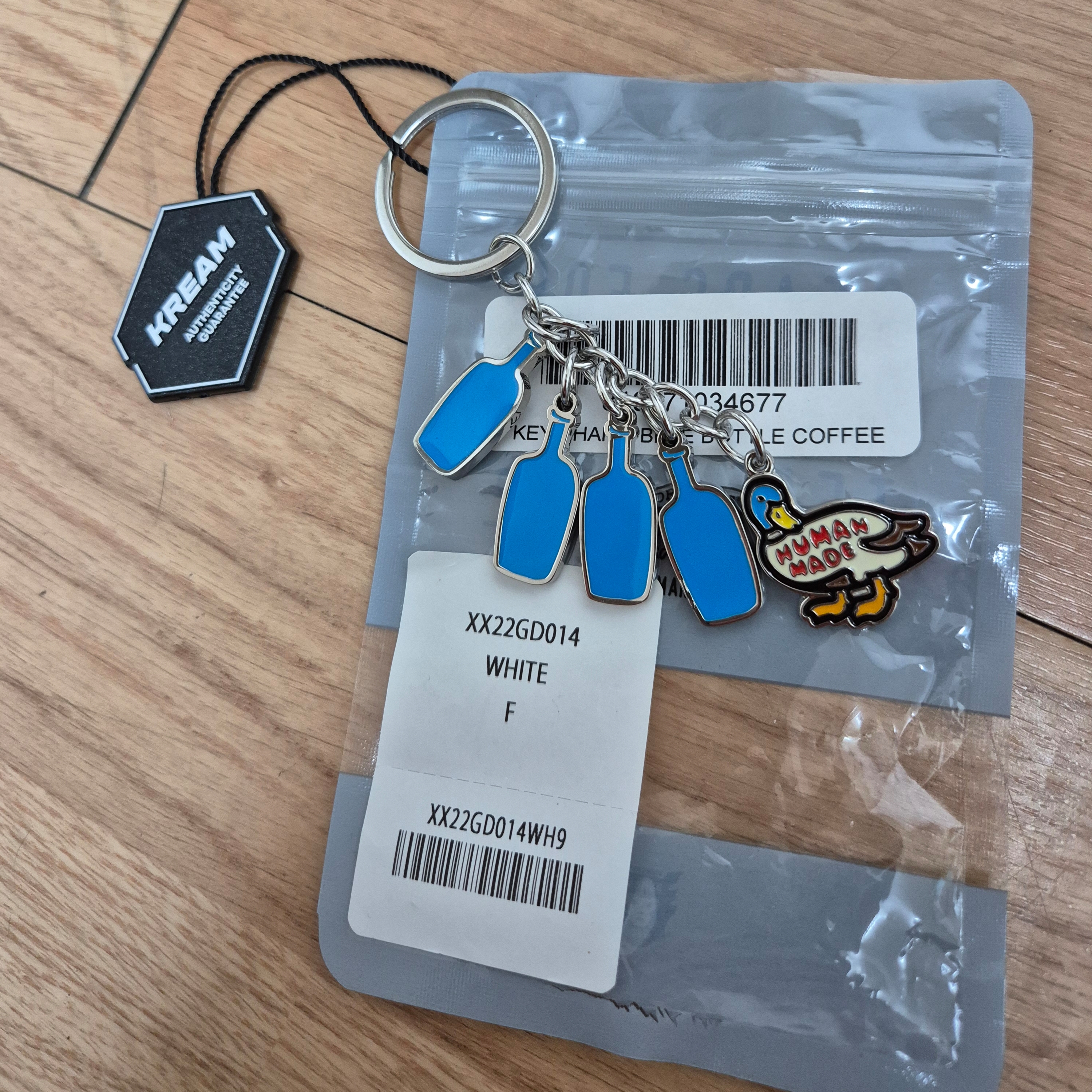 Human Made x Blue Bottle Coffee Keycharm Blue 착용 스타일