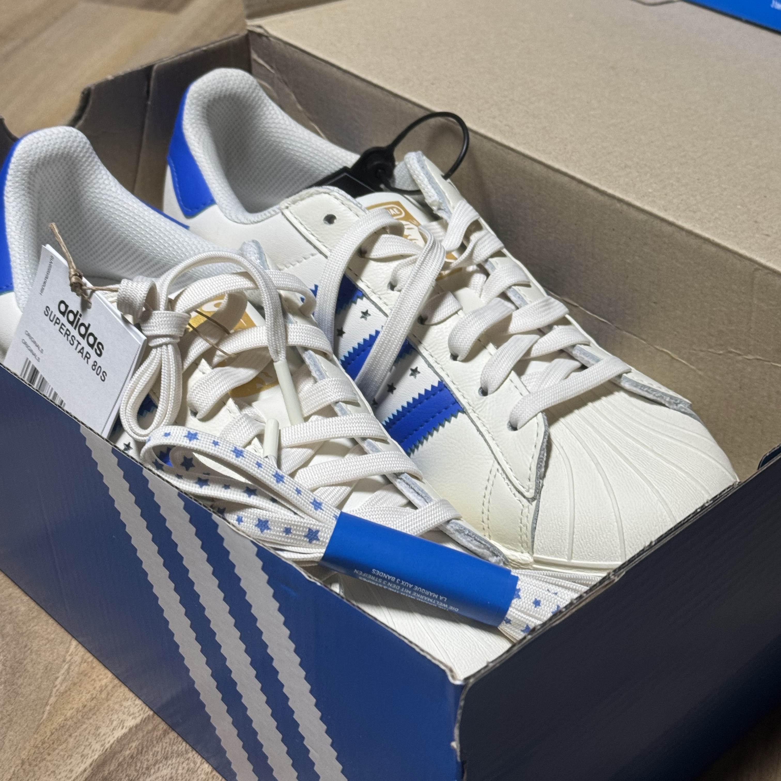 Adidas x Deux Superstar 80s Off White Blue 착용 스타일