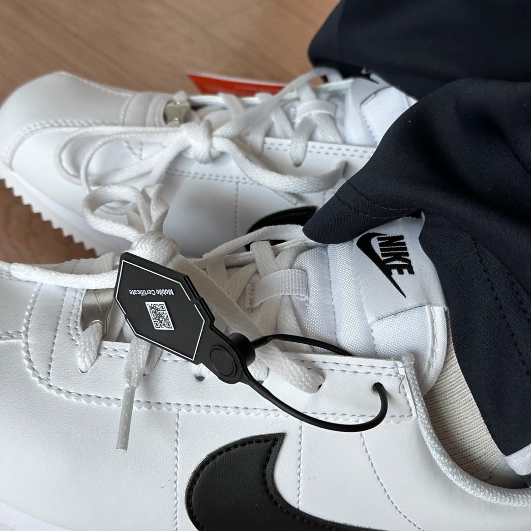(GS) Nike Cortez White Black 착용 스타일 - 1