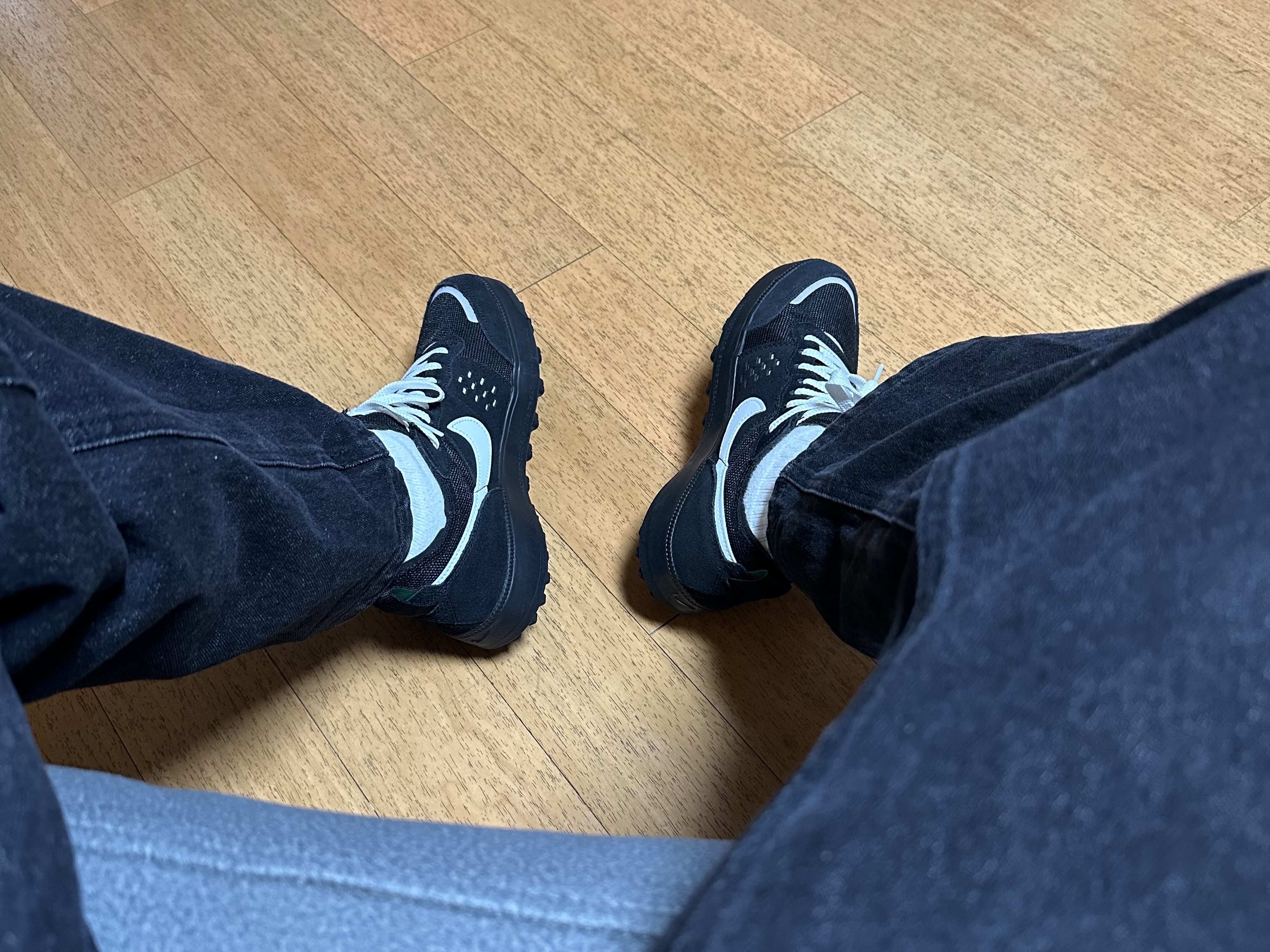 Nike C1TY Black Stadium Green 착용 스타일