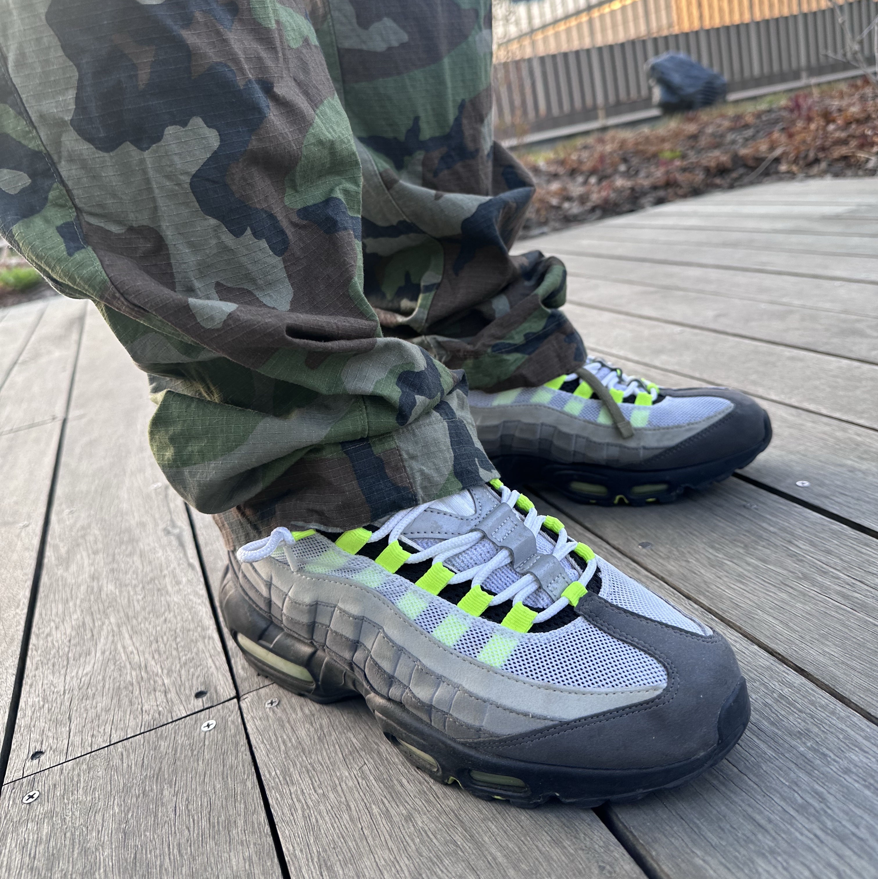 Nike Air Max 95 OG Neon 2015 착용 스타일 - 3