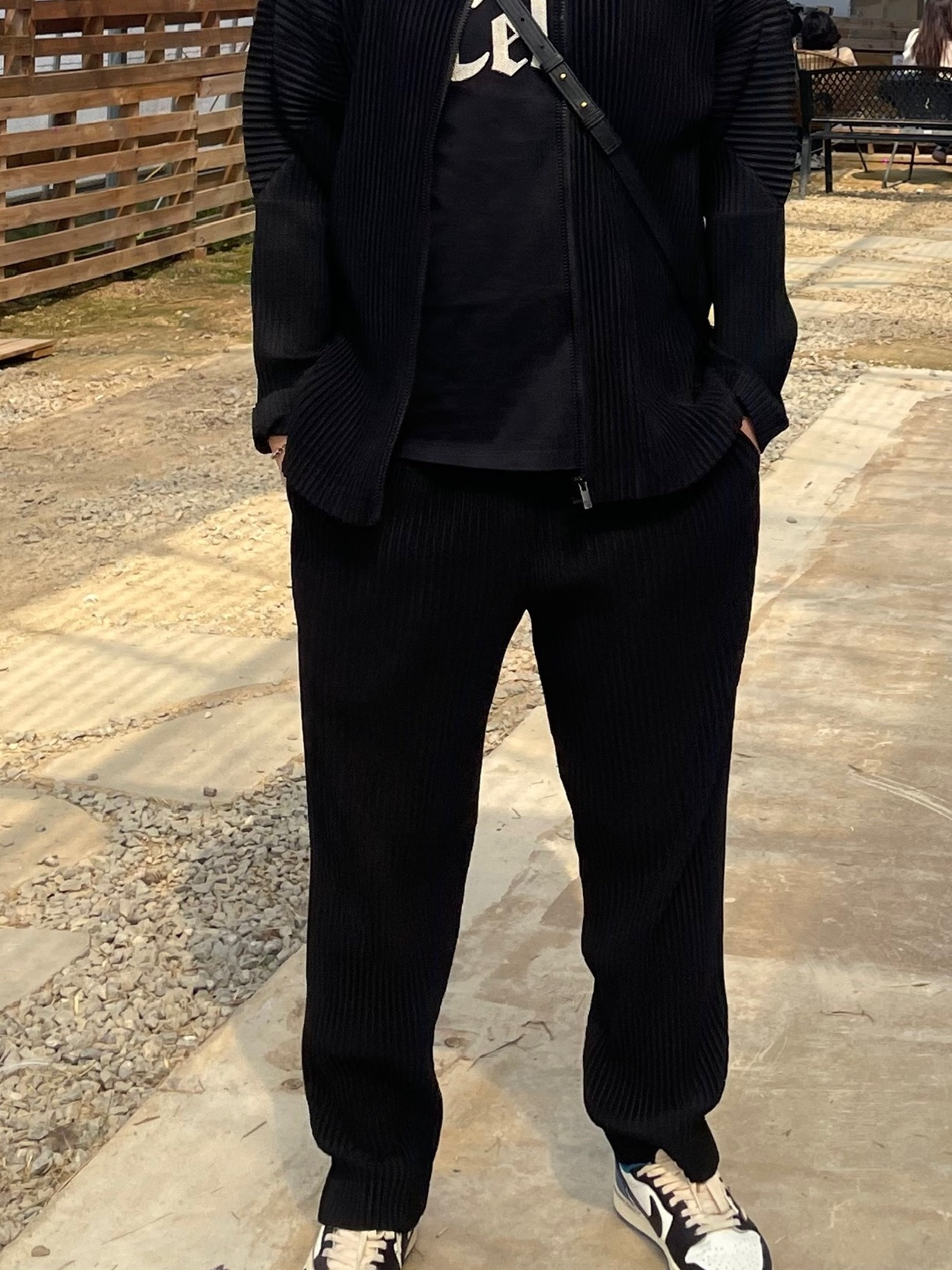 Homme Plisse Issey Miyake Straight Basics Pants Black, Homme Plisse Issey Miyake Basics Zip Up Jacket Black 착용 스타일