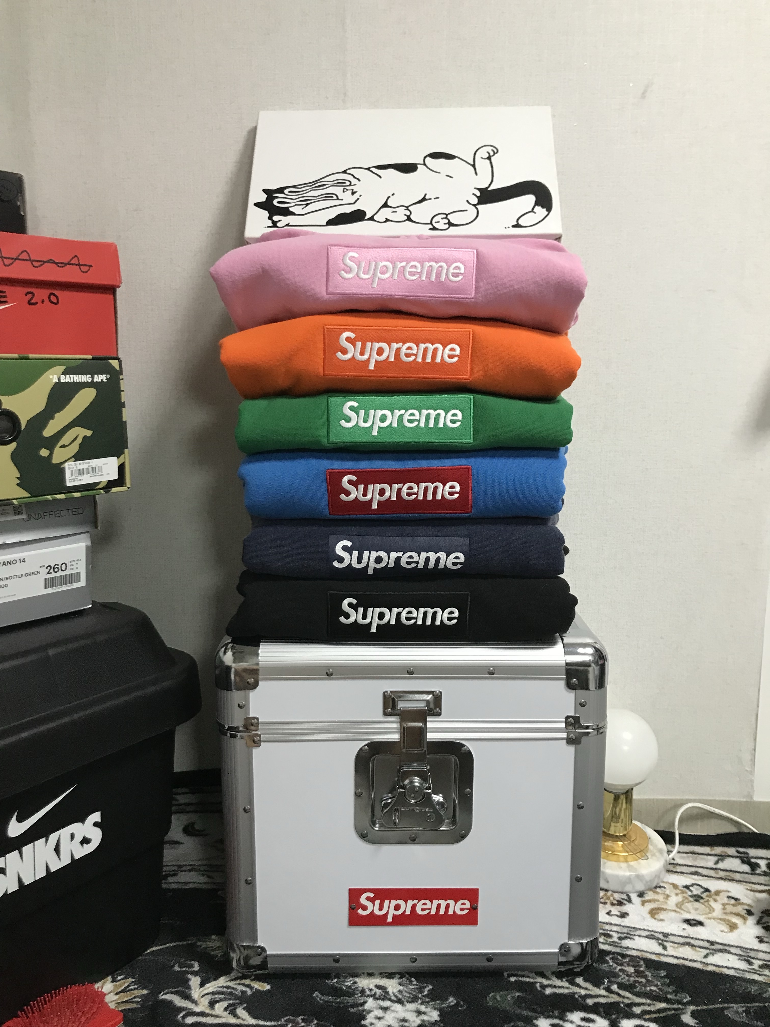 Supreme x Odyssey Record Case White - 25SS, Supreme Box Logo Hooded Sweatshirt Dusty Pink - 24FW 착용 스타일