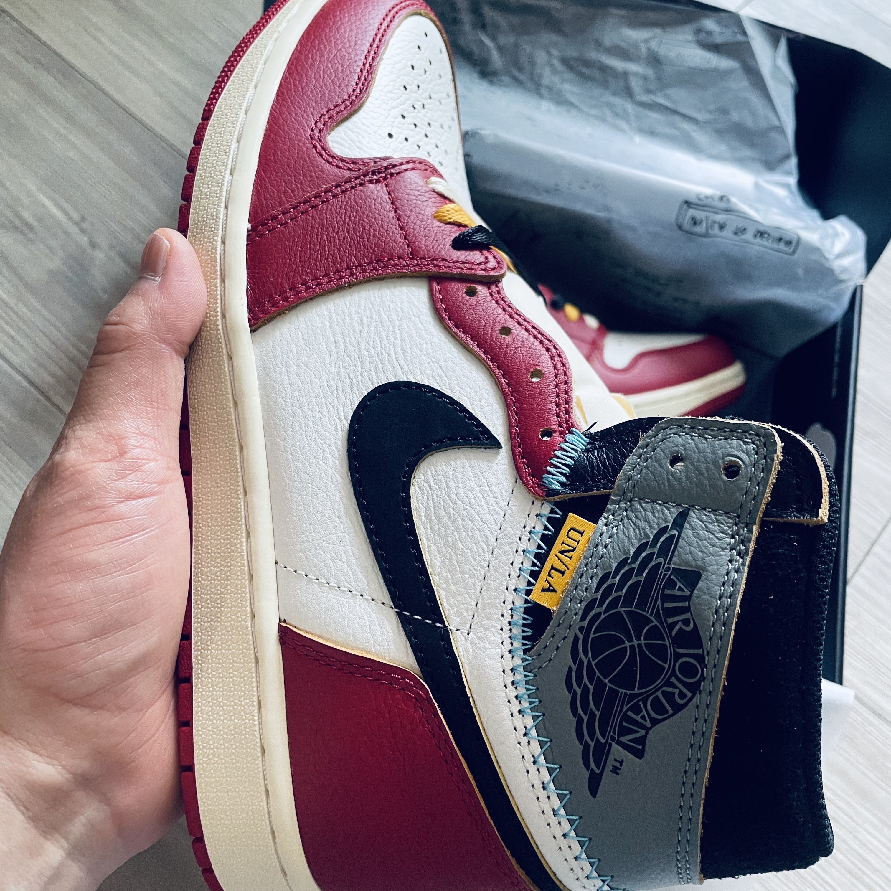 Jordan 1 x Union Retro High OG Chicago Shadow 착용 스타일 - 2