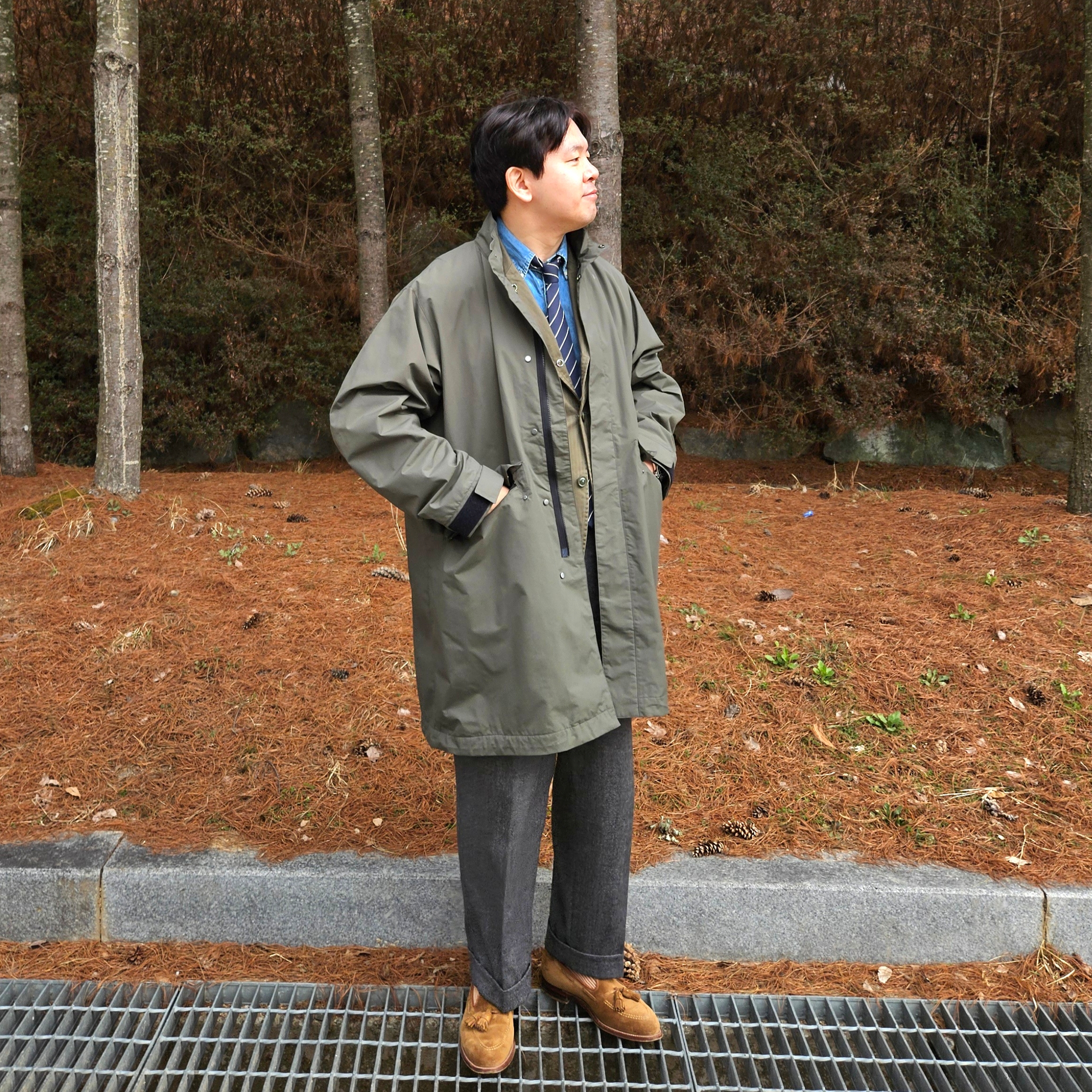 Alden 6243 Suede Unlined Flex Penny Loafer Snuff - D, Engineered Garments Ripstop Bedford Jacket Olive 착용 스타일 - 1