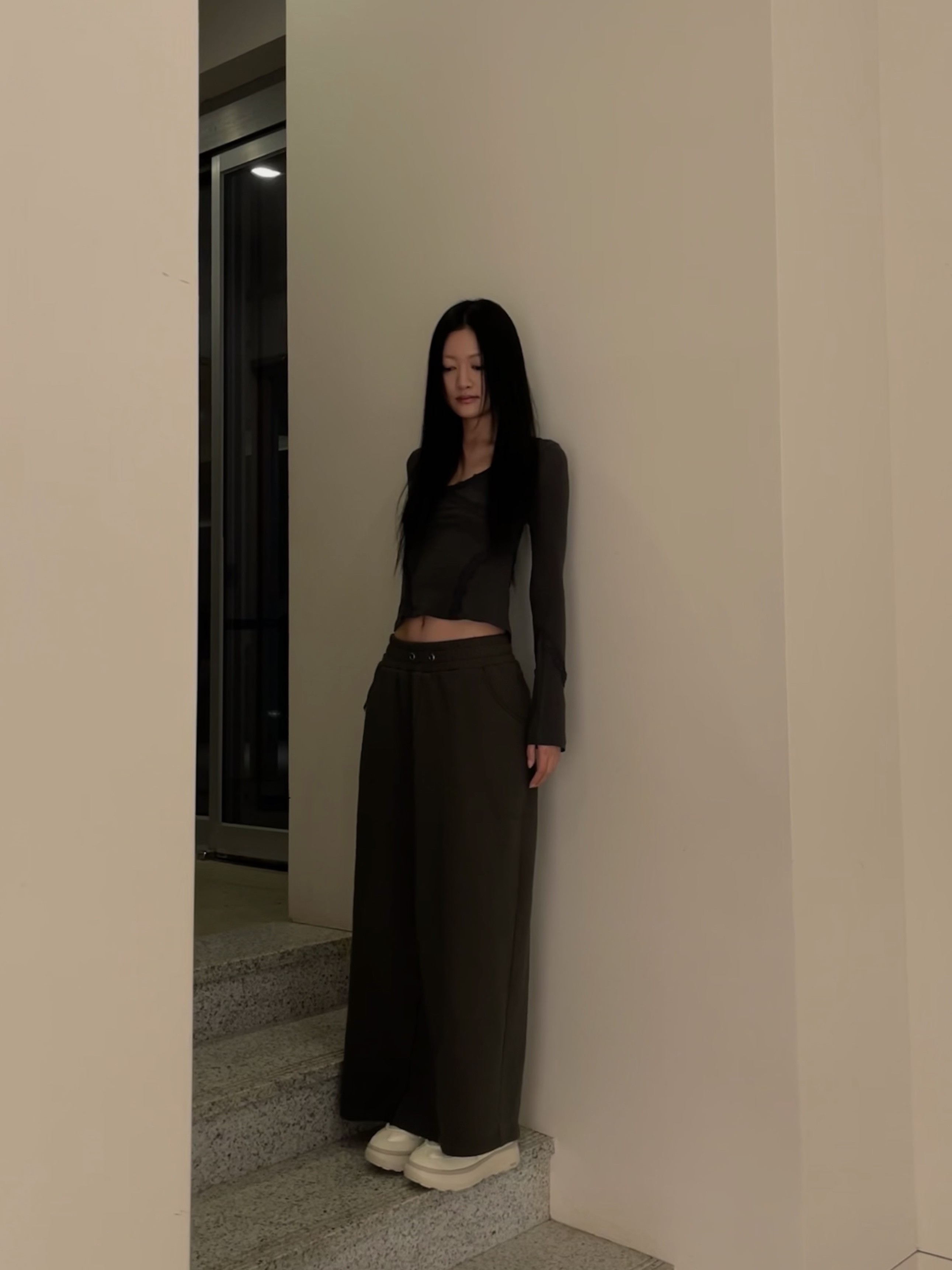 WET TAG Slay Day Maxi Sweat Skirt 착용 스타일 - 2