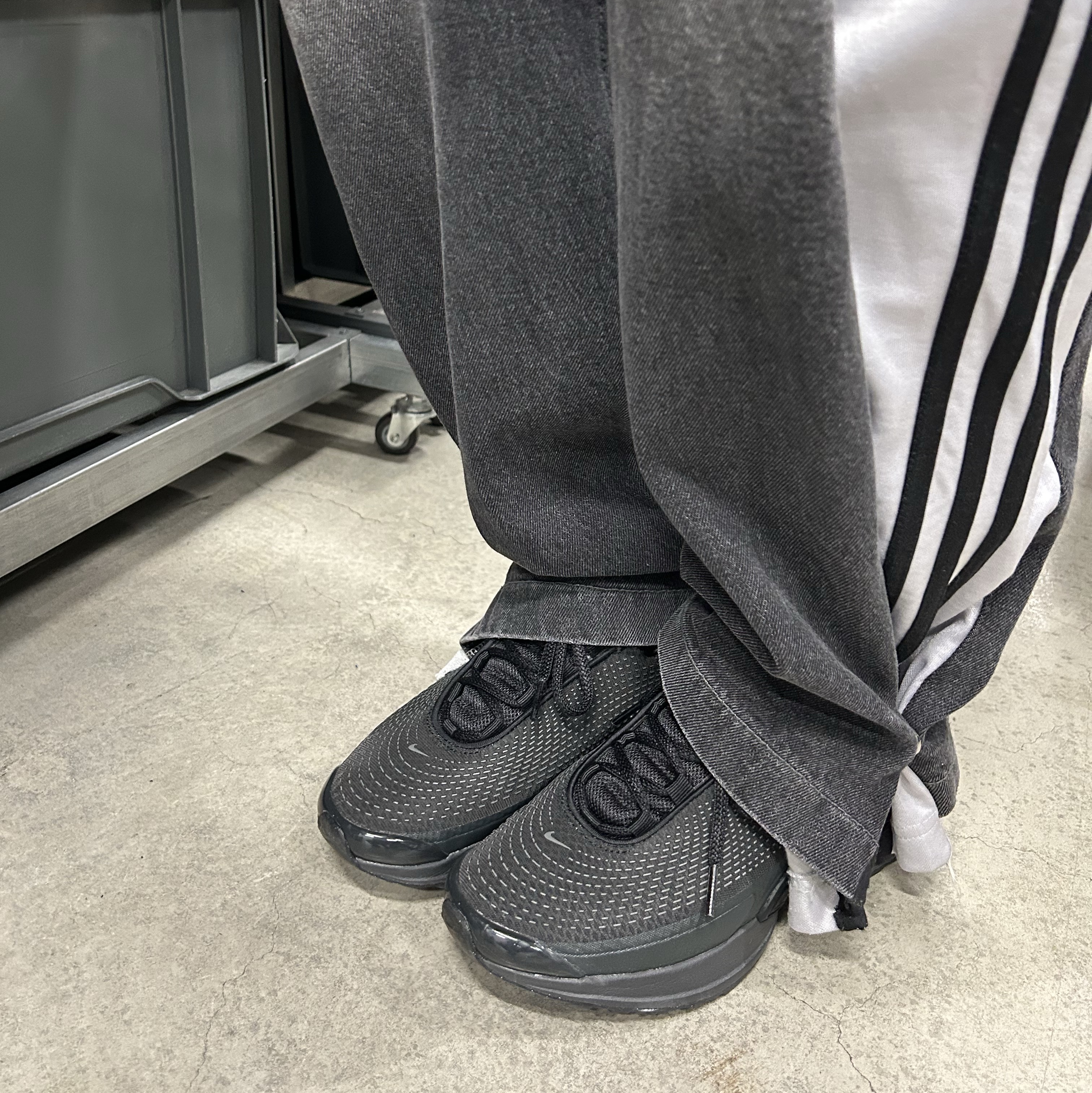Nike Air Max Dn Black Dark Smoke Grey 착용 스타일