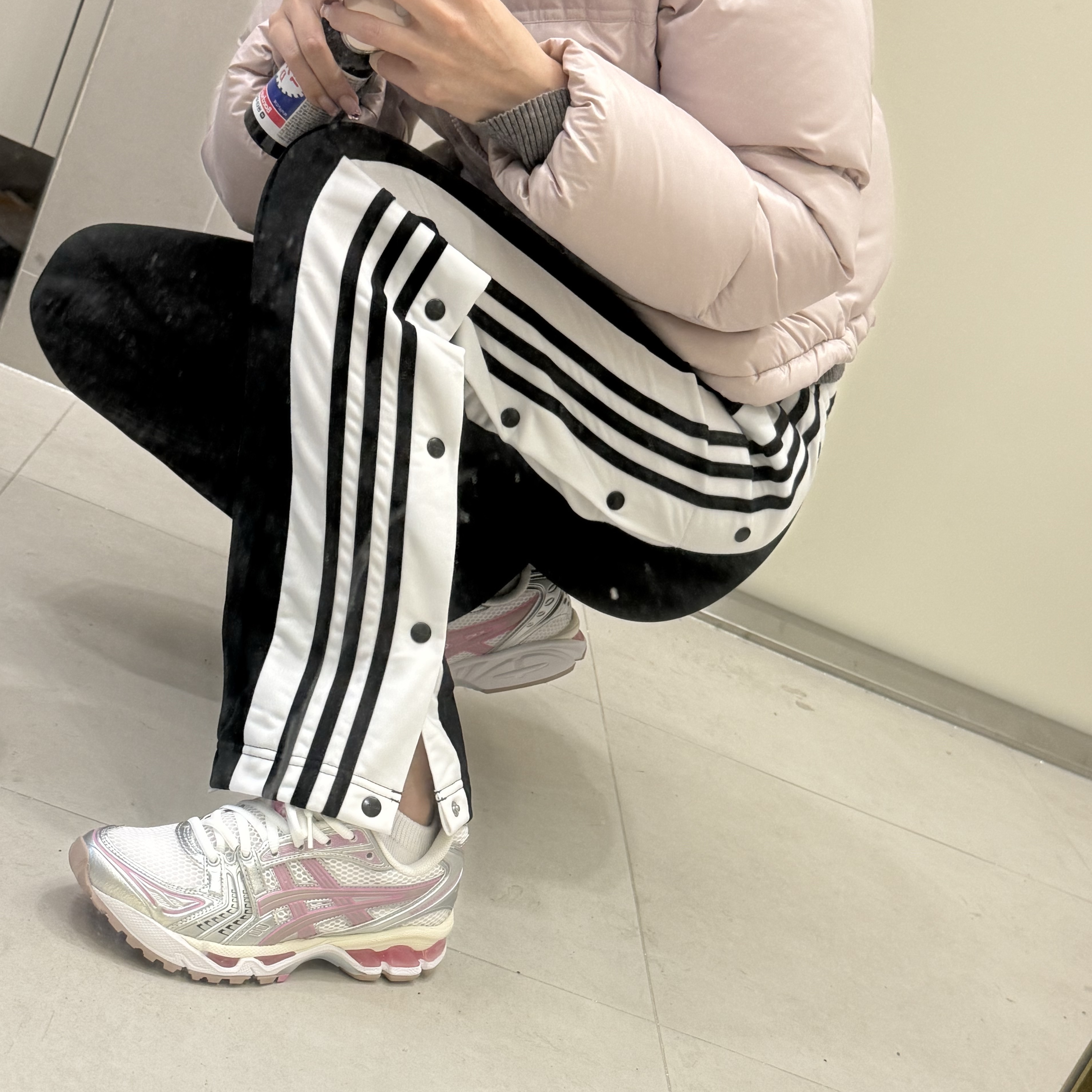 Asics Unlimited Gel-Kayano 14 White Fawn, (W) The North Face White Label Novelty Nuptse RDS Down Jacket Light Pink 착용 스타일