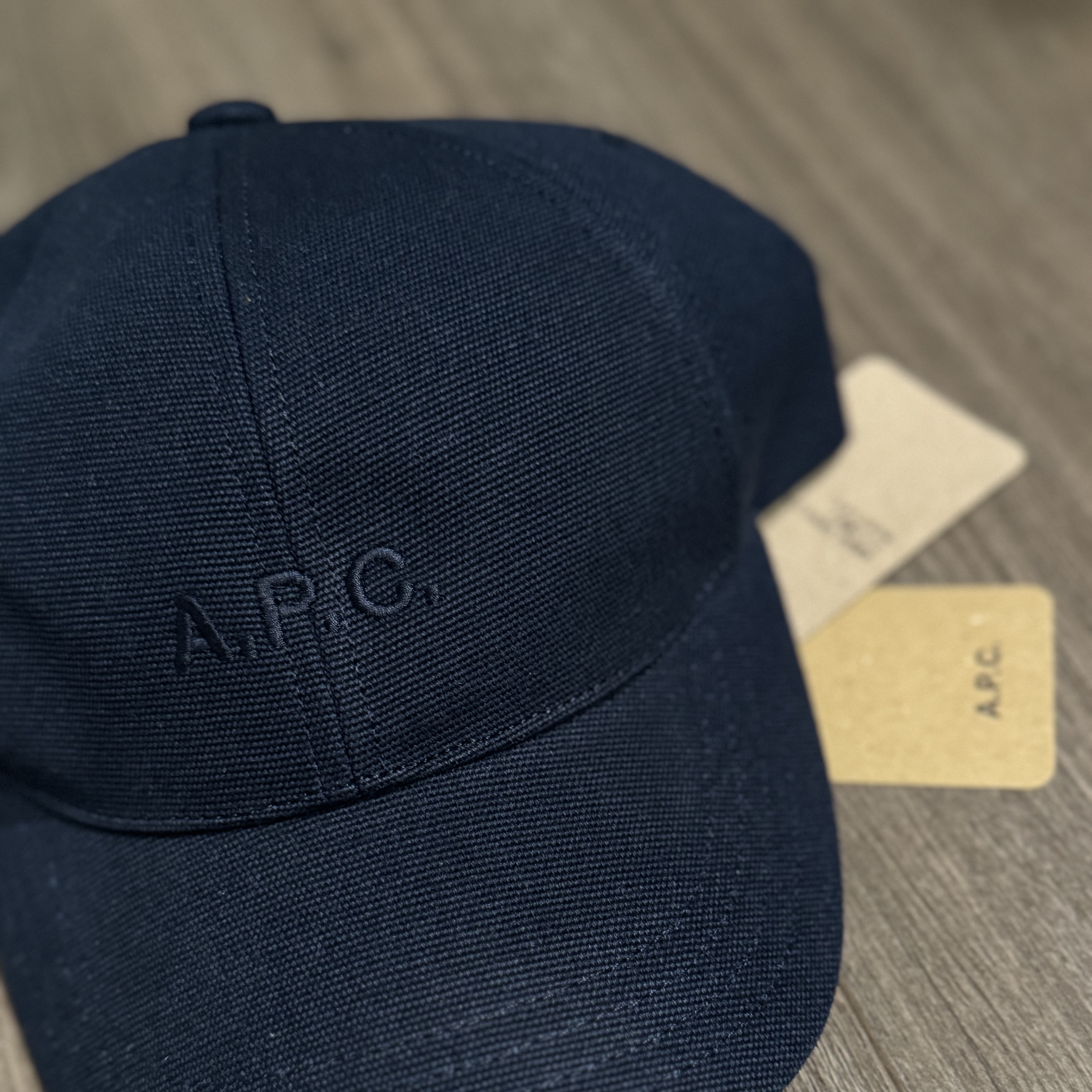 A.P.C. Charlie Baseball Cap Black 착용 스타일