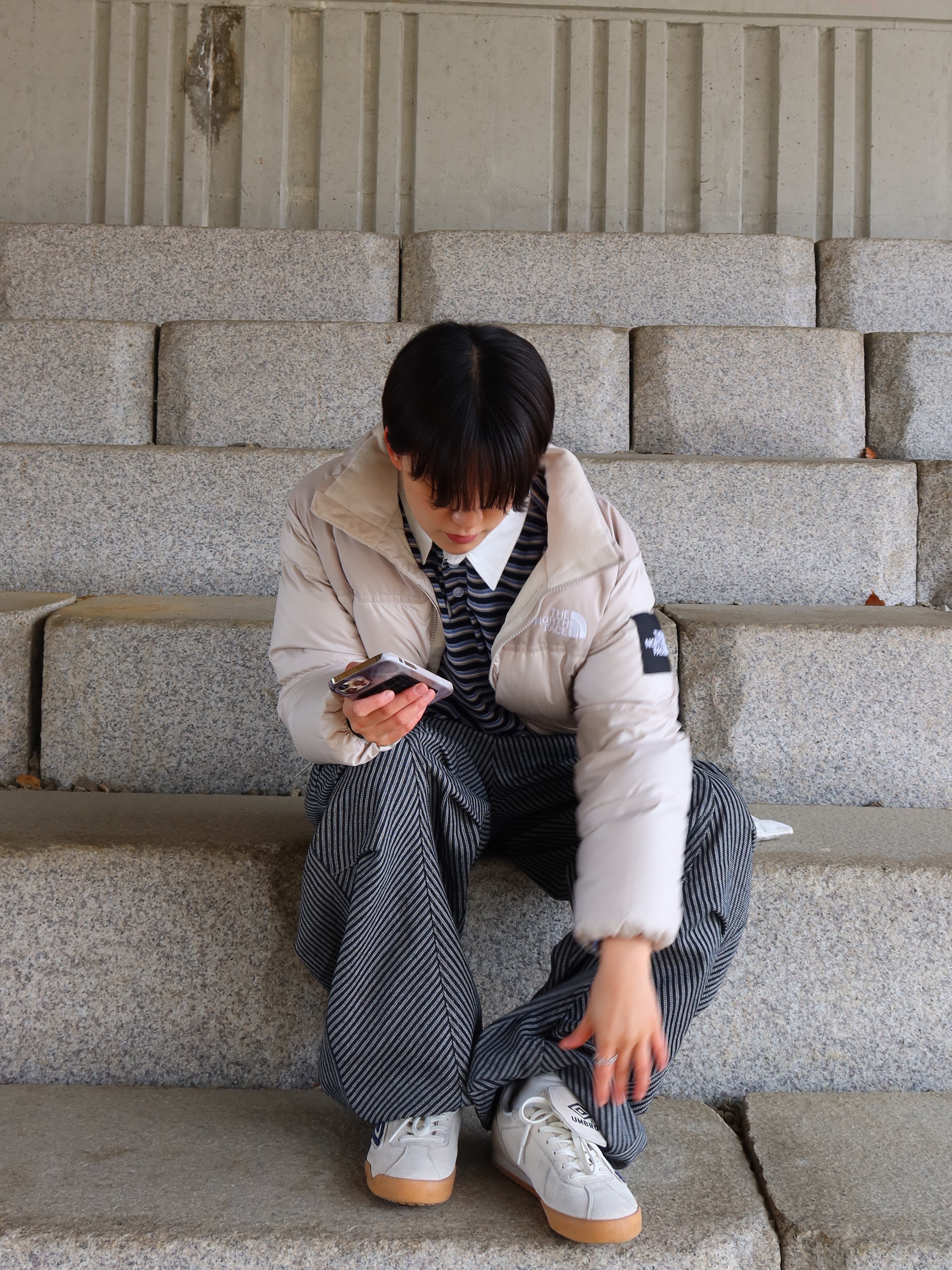 (W) The North Face White Label Novelty Nuptse Down Jacket Cream Beige 착용 스타일