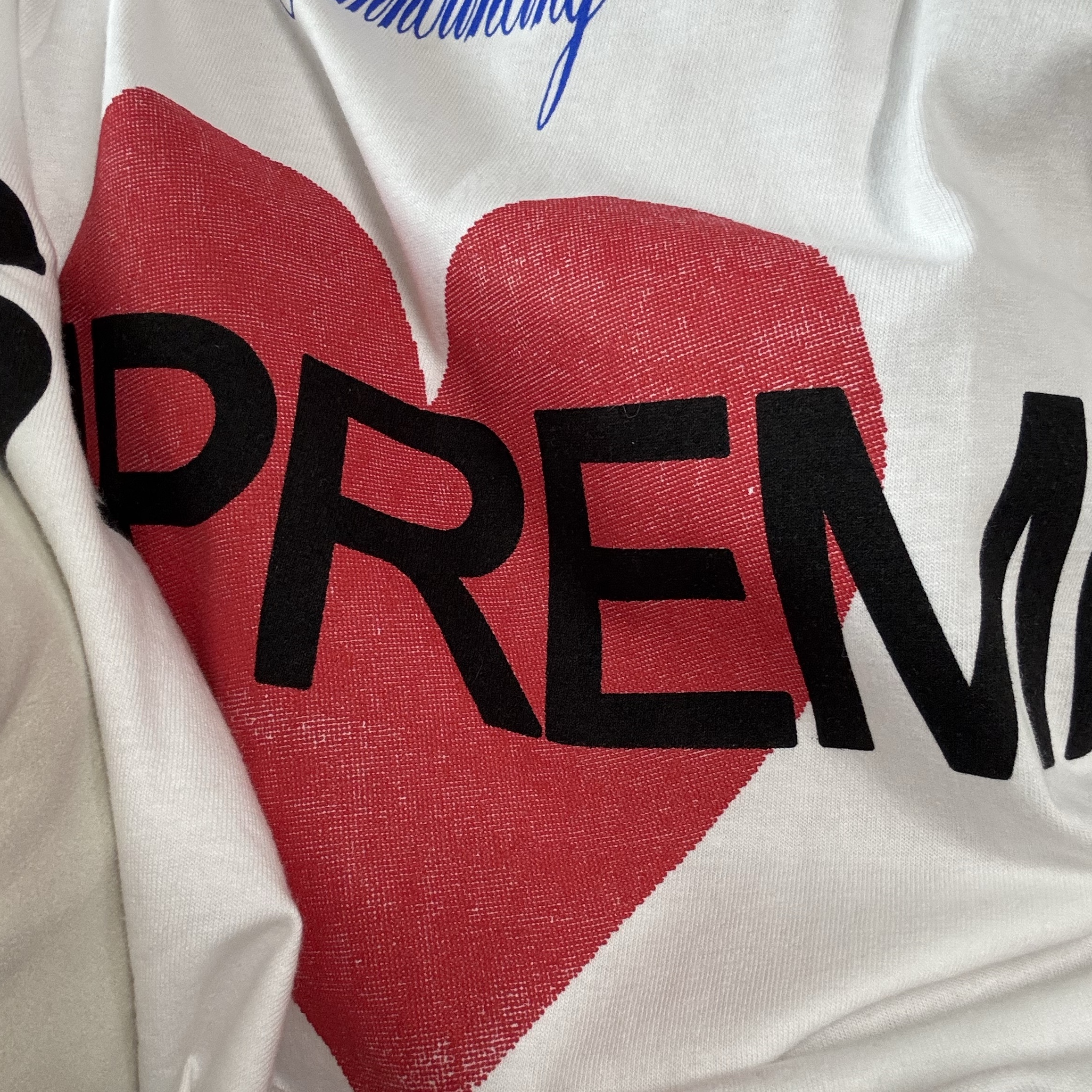 Supreme Announcing T-Shirt White - 25SS 착용 스타일