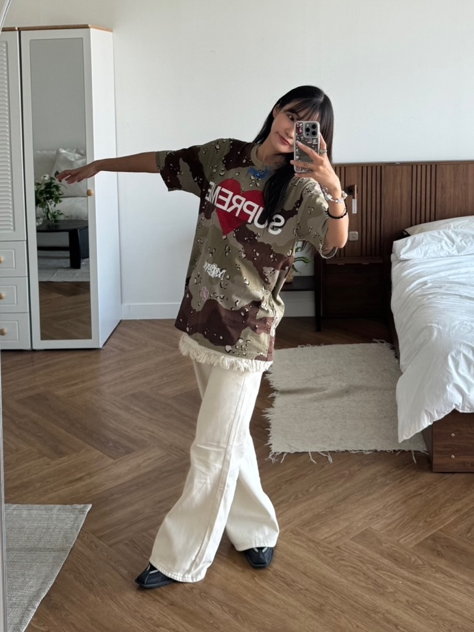 Nike x Martine Rose Shox MR4 Black, Supreme Announcing T-Shirt Chocolate Chip Camo - 25SS 착용 스타일 - 2