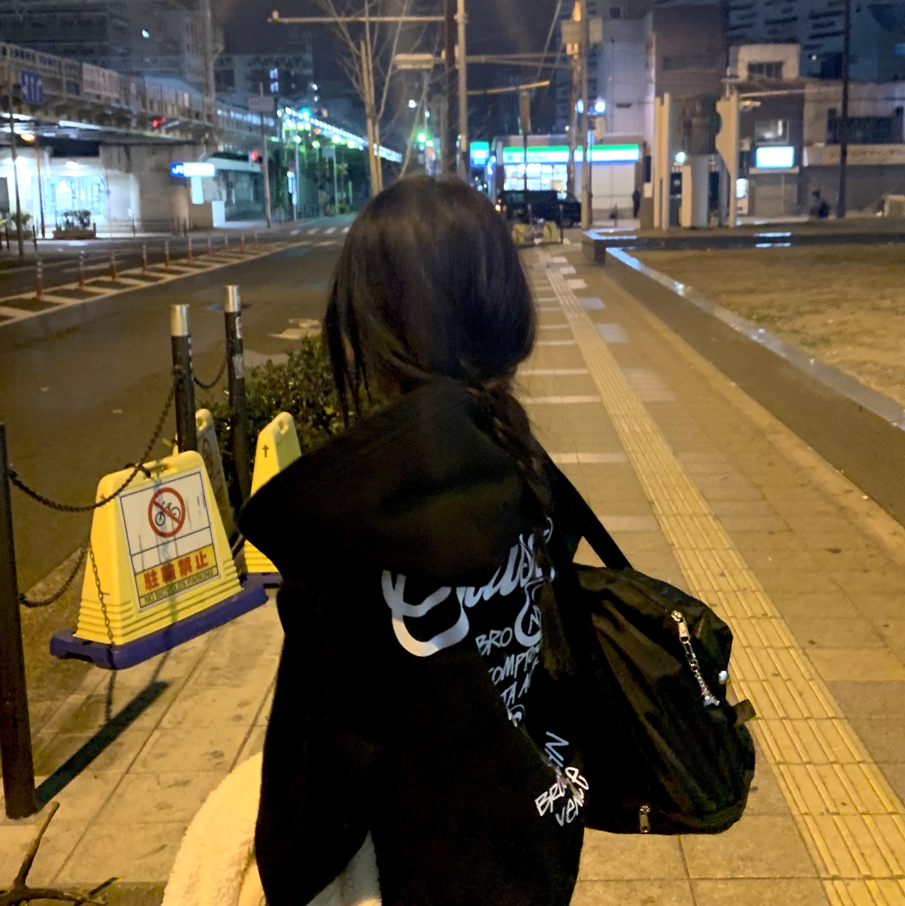 Stussy World Tour Zip Hoodie Black 2024, 2025 착용 스타일 - 1