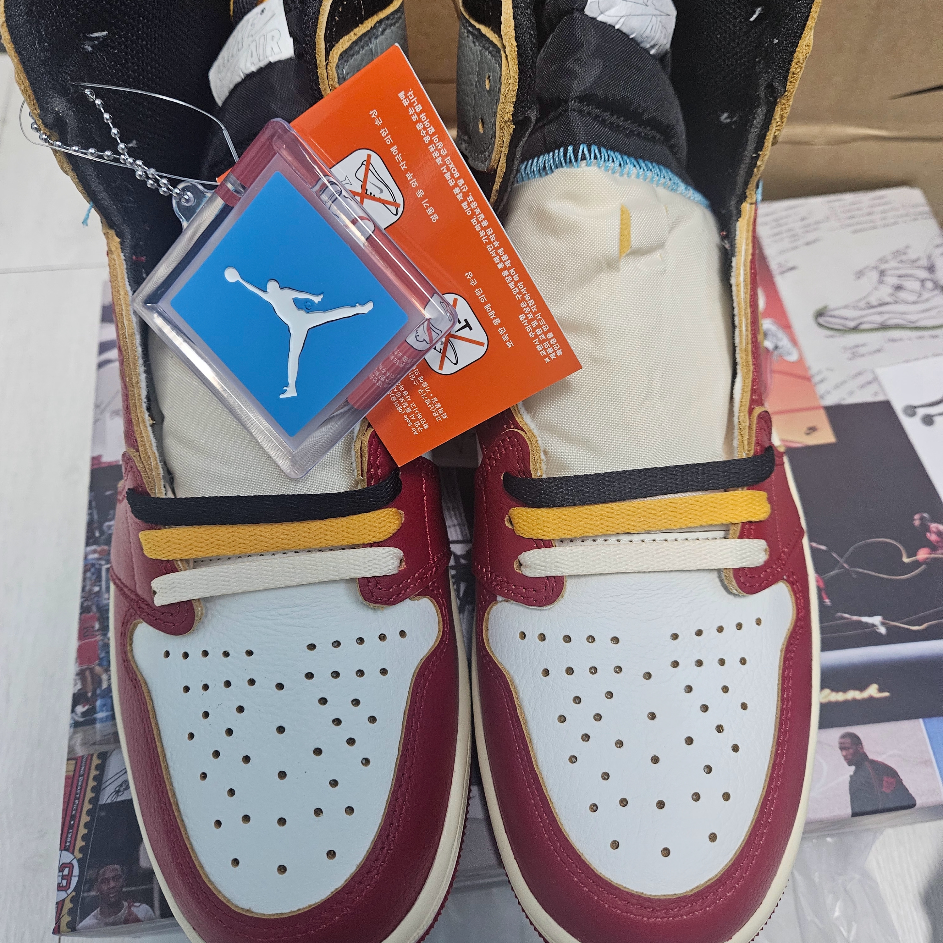 Jordan 1 x Union Retro High OG Chicago Shadow 착용 스타일 - 1
