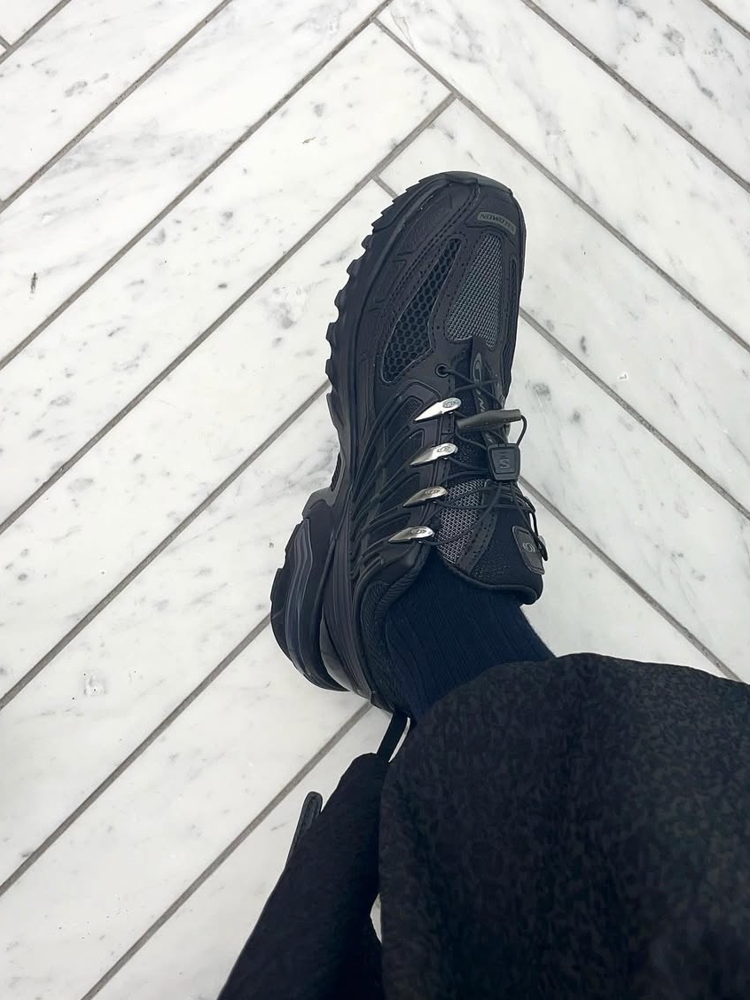 Salomon ACS + Black Silver 착용 스타일 - 1