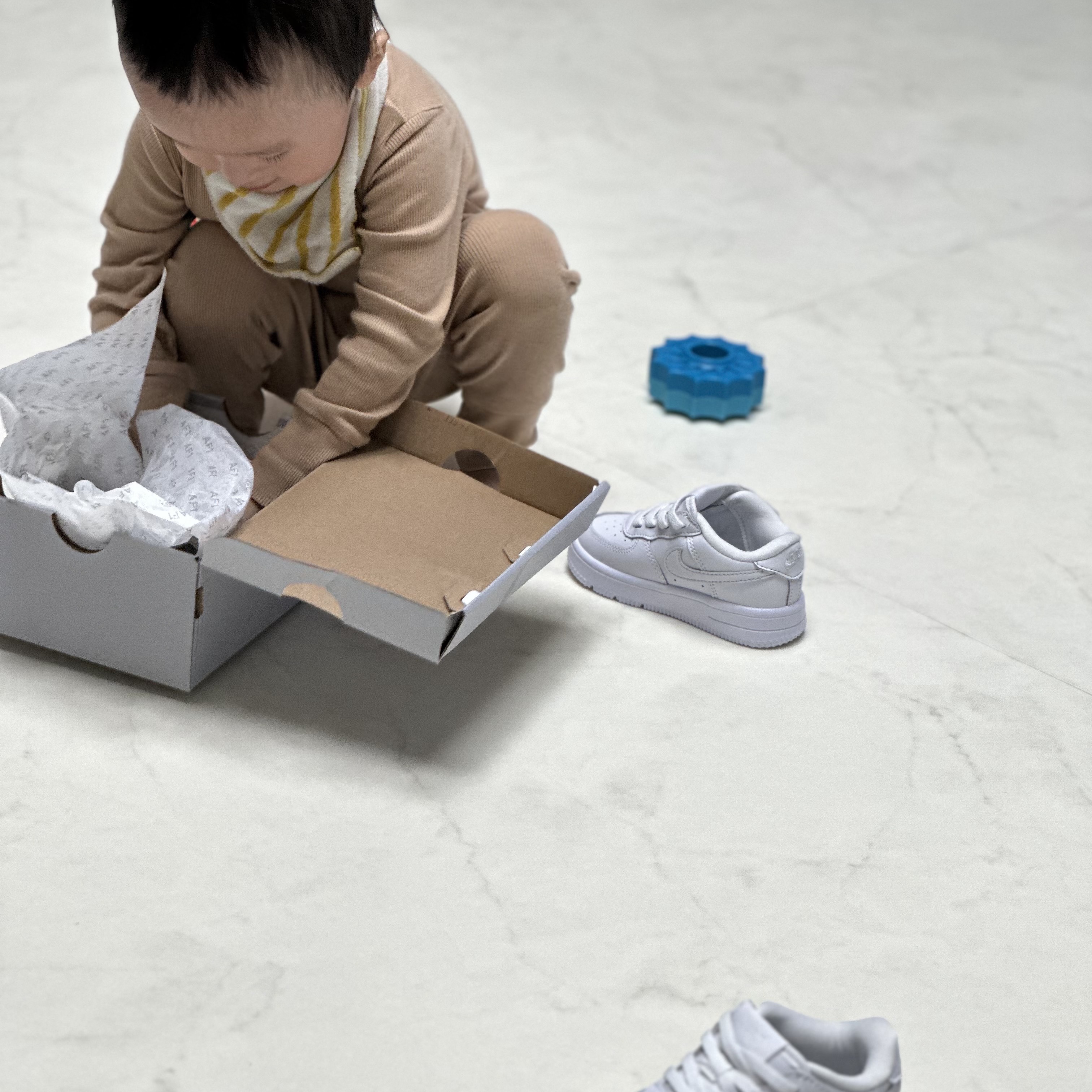 (TD) Nike Air Force 1 Low EasyOn White 착용 스타일 - 1