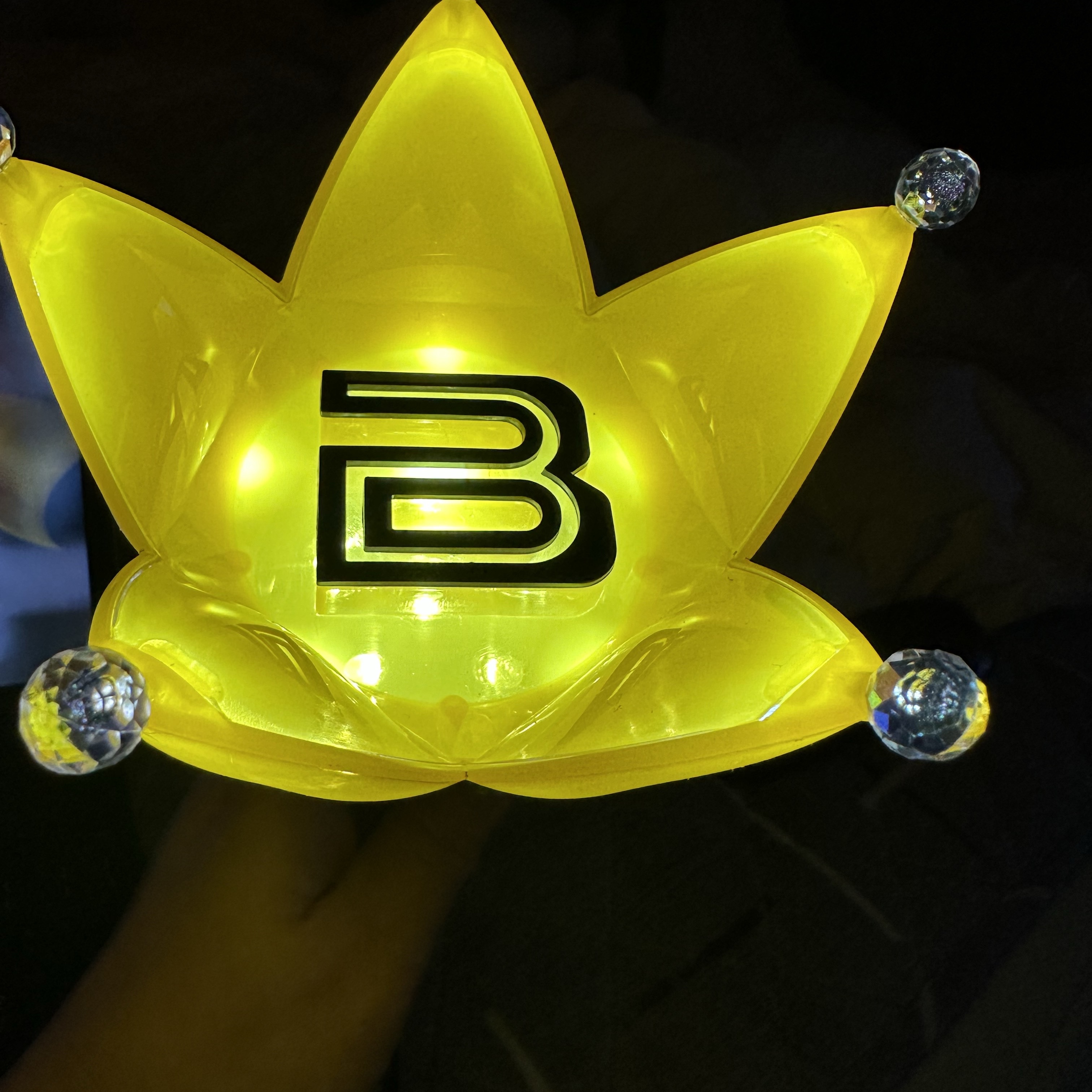 Bigbang Official Light Stick Ver.4 Black 2025 착용 스타일 - 2