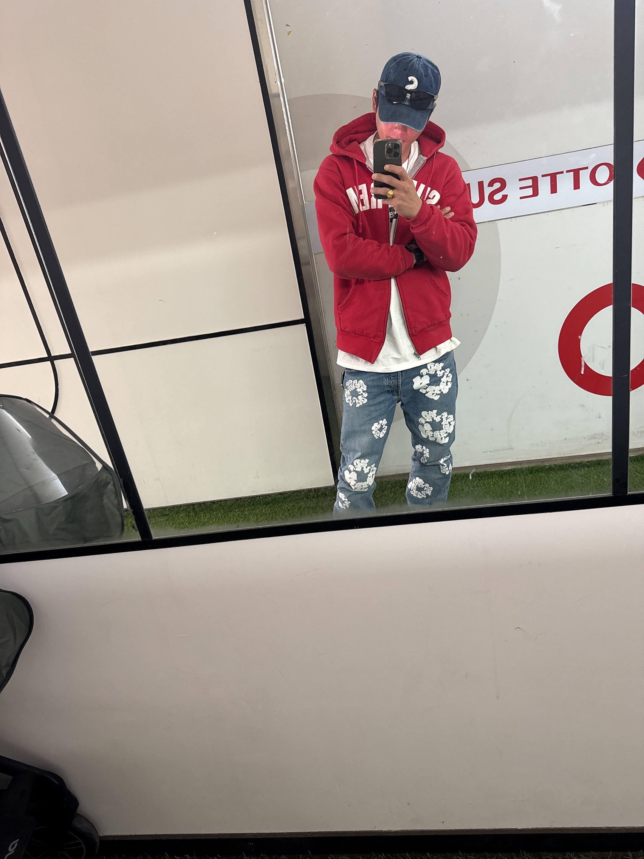 Oakley x Fragment Frogskins Yellow Polished Black Frame Prizm Grey Lenses Low Bridge Fit, Supreme Arc Thermal Lined Zip Up Hooded Sweatshirt Red - 24FW 착용 스타일 - 1