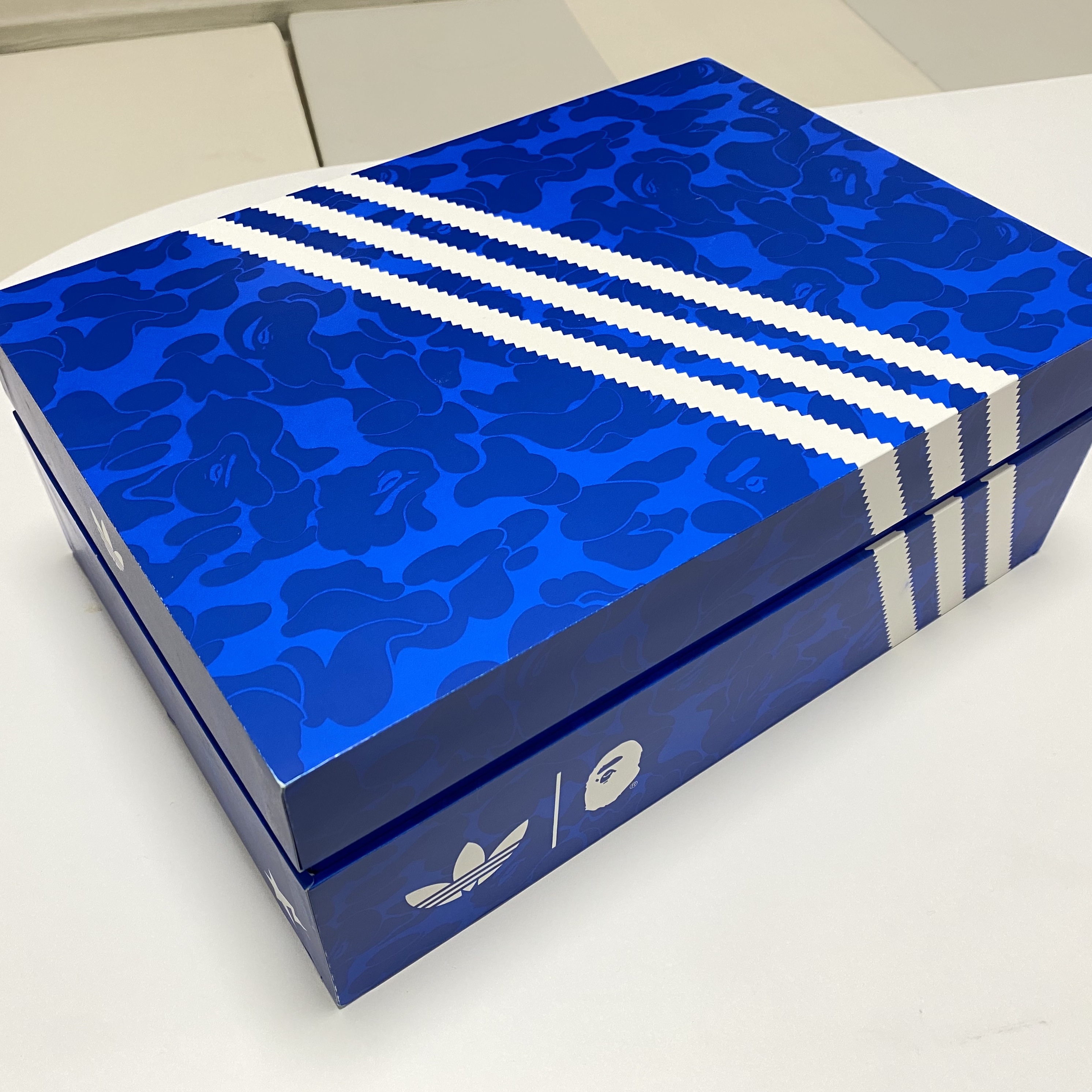 Adidas x BAPE Superstar Vintage Cloud White Core Black 착용 스타일 - 2