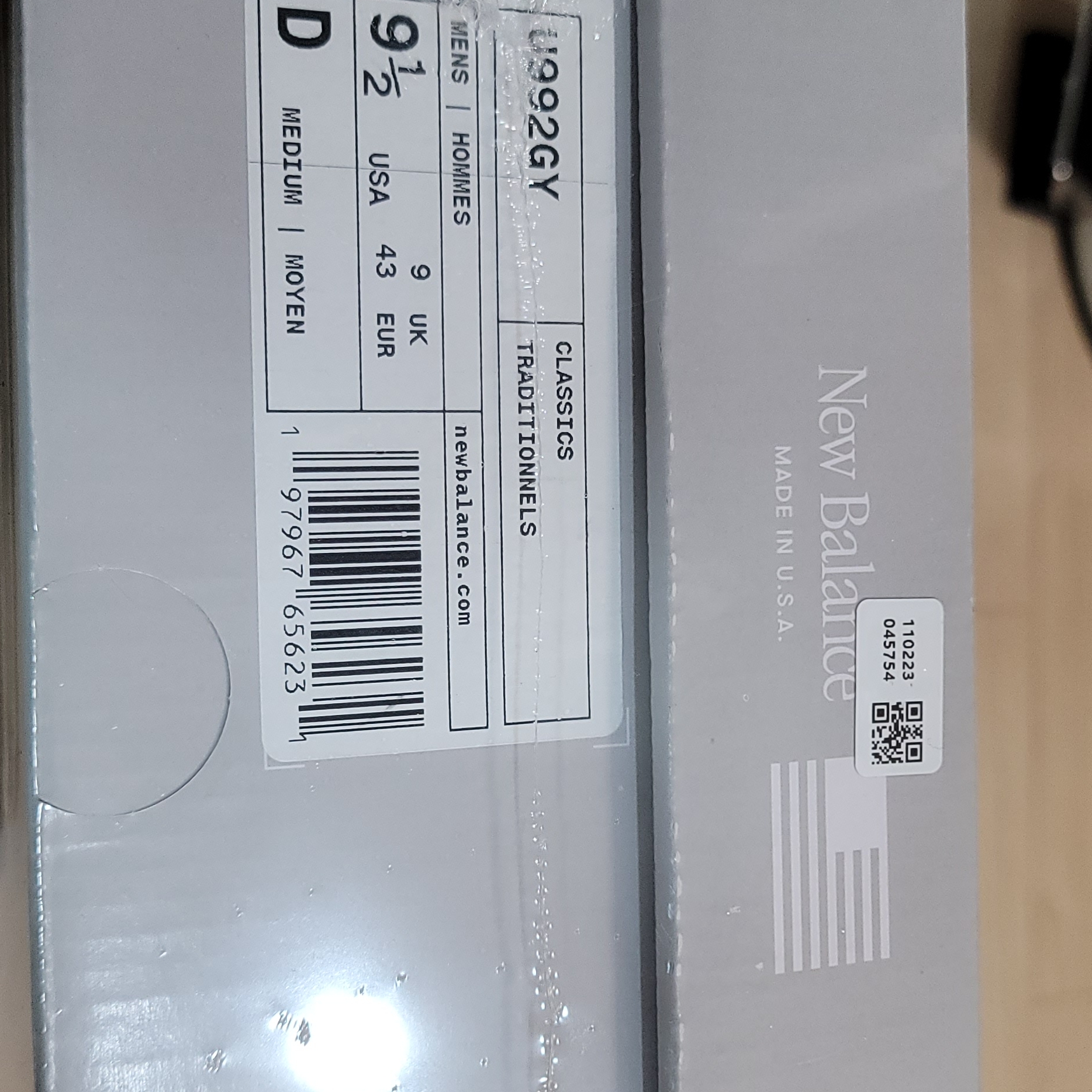 뉴발란스 992 메이드 인 USA 코어 그레이 실버 메탈릭 착용 스타일 - 2