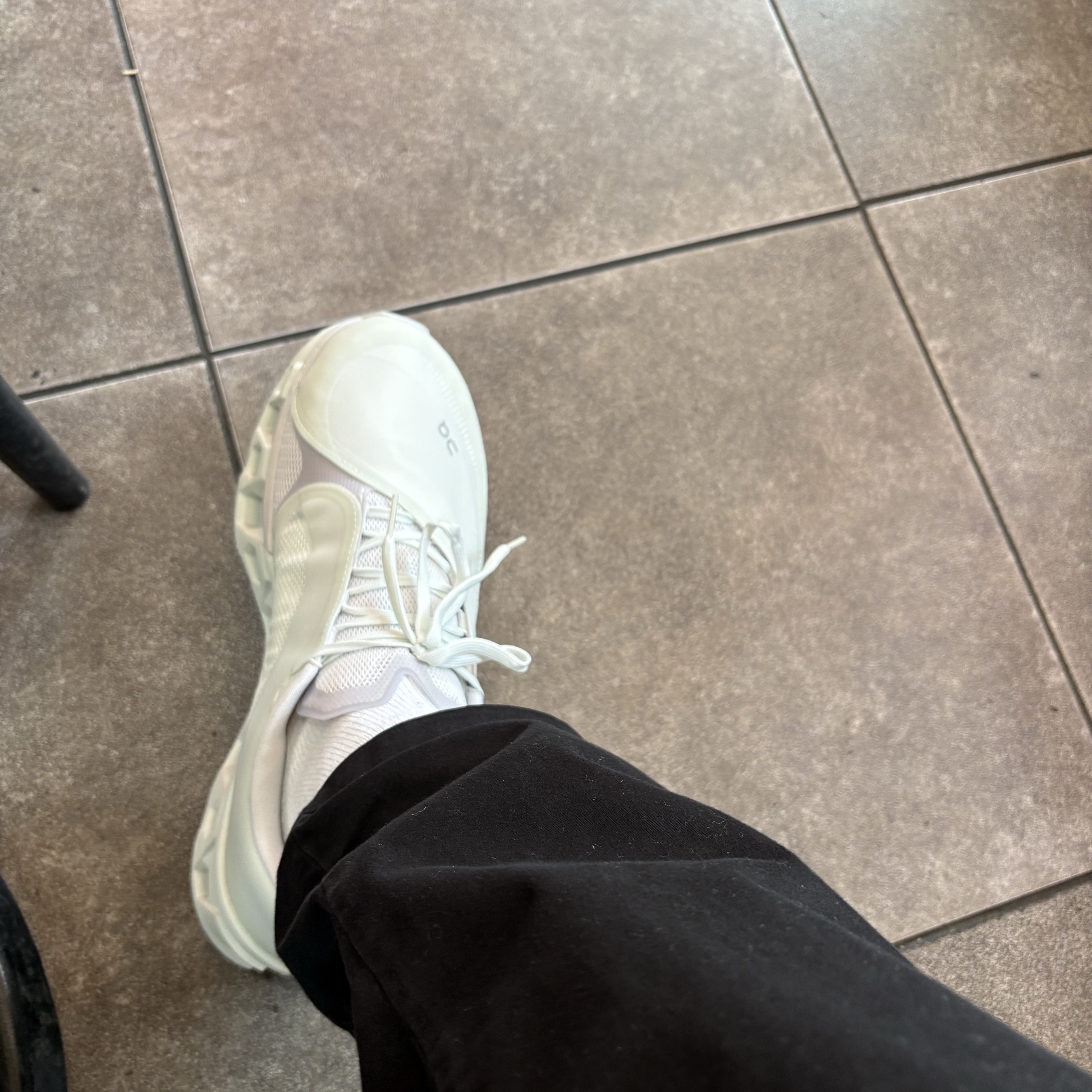 On Running x Post Archive Faction (Paf) Cloudmonster 2 Vapor Frost 착용 스타일 - 1