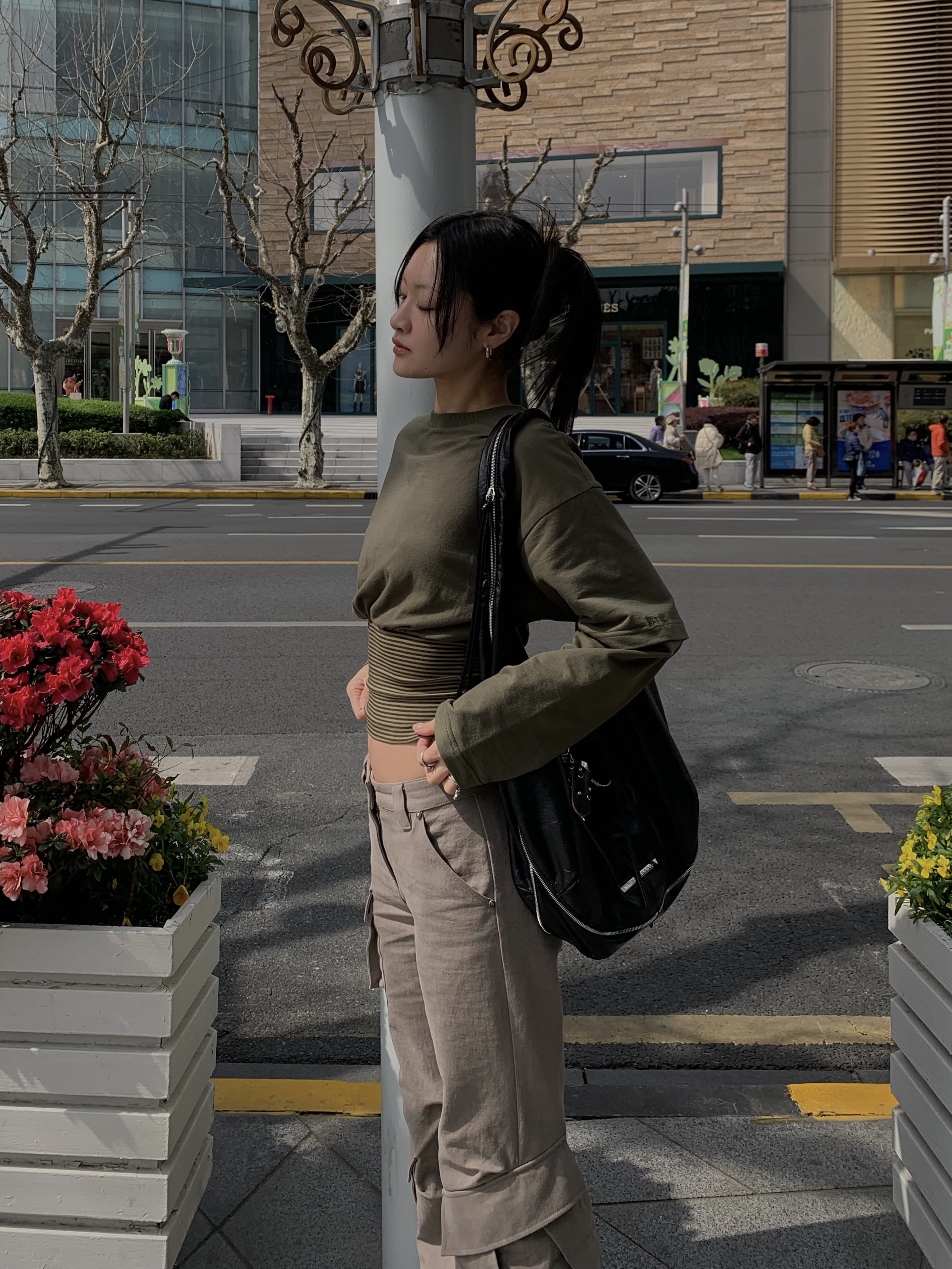 WET TAG Cargo Boots Cut Pants Khaki Gray, WET TAG Double Sleeve Banding Top Khaki 착용 스타일 - 2