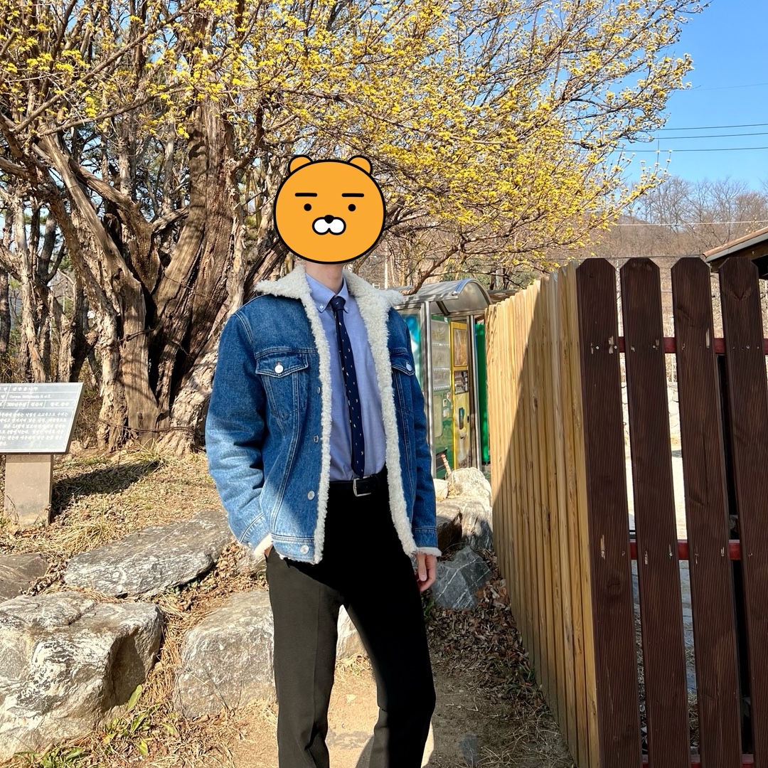 Ami Trucker Jacket Lined with Synthetic Fur Used Blue, Thom Browne Shadow Stripe Birds and Bees Jacquard Classic Tie Navy 착용 스타일