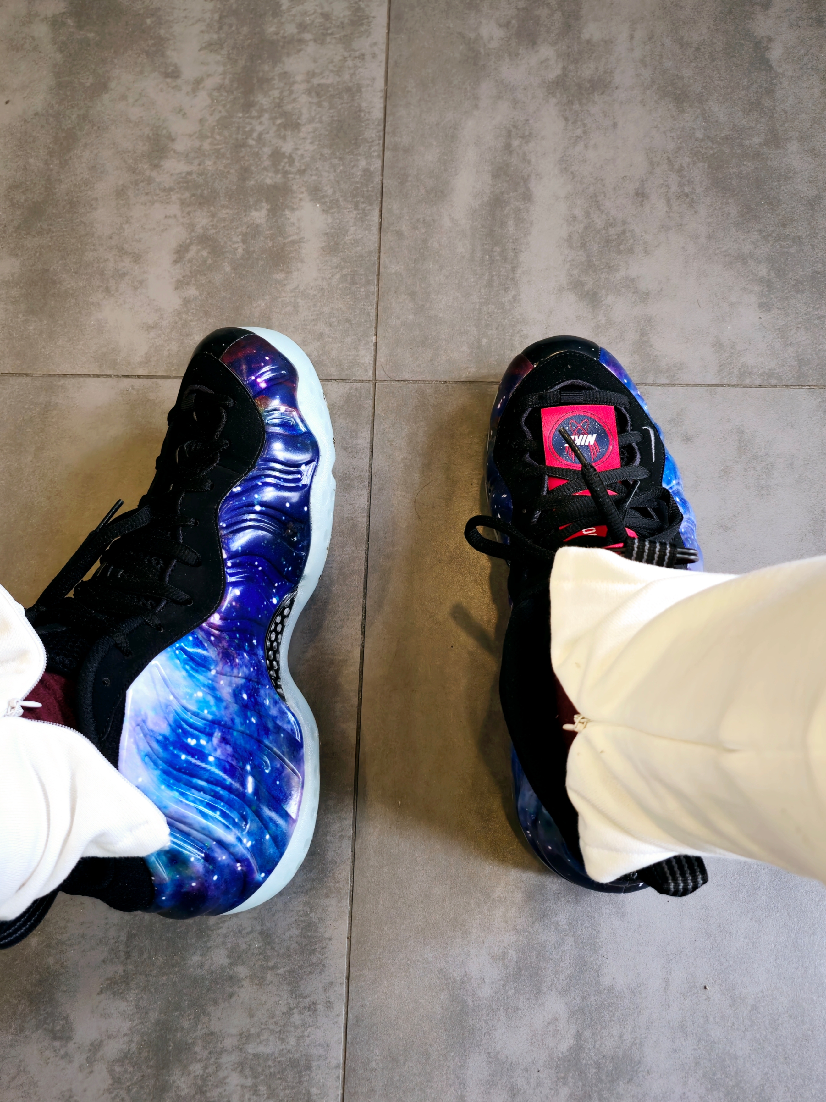 Nike Air Foamposite One Galaxy 착용 스타일