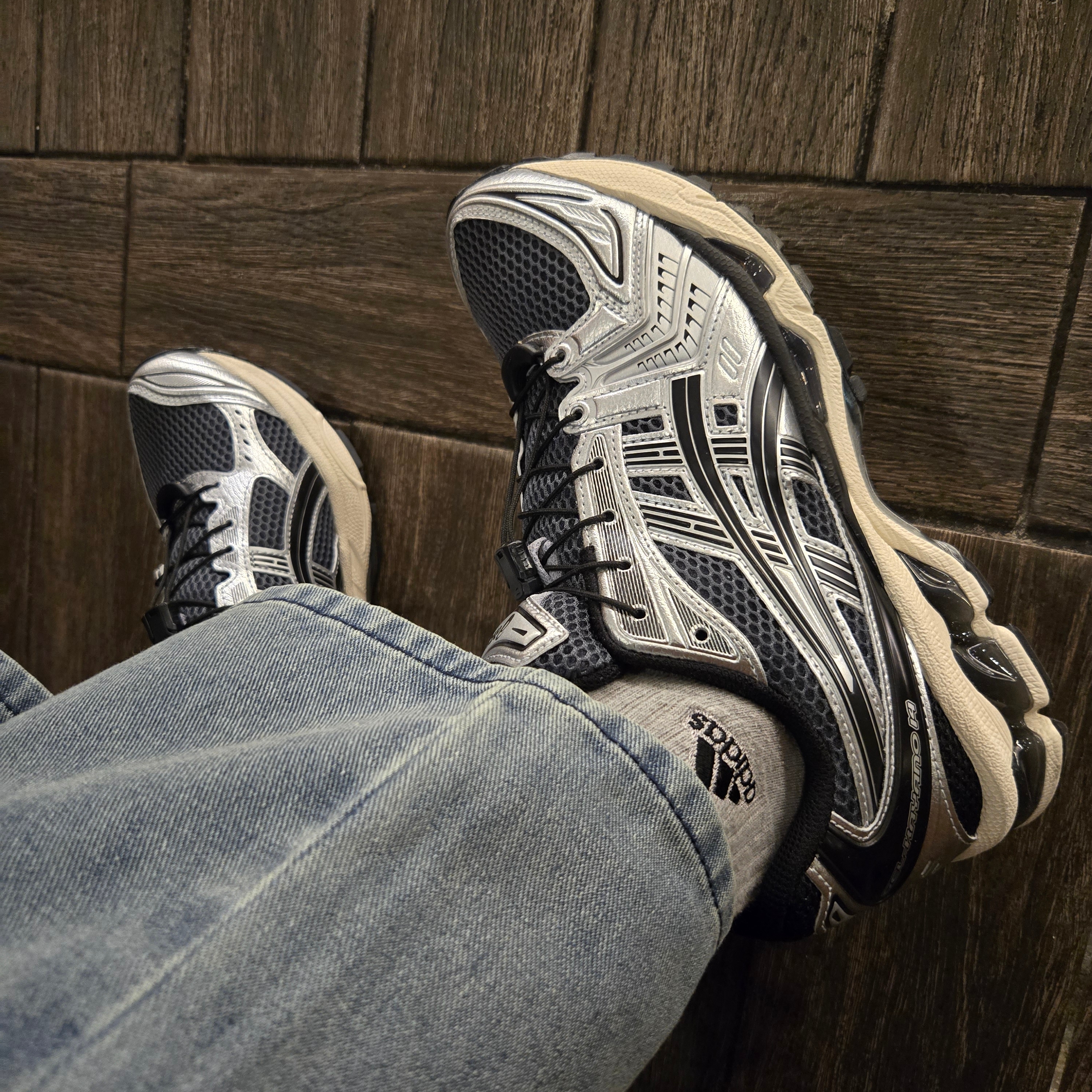 Asics Unlimited Gel-Kayano 14 Carrier Grey Black 착용 스타일
