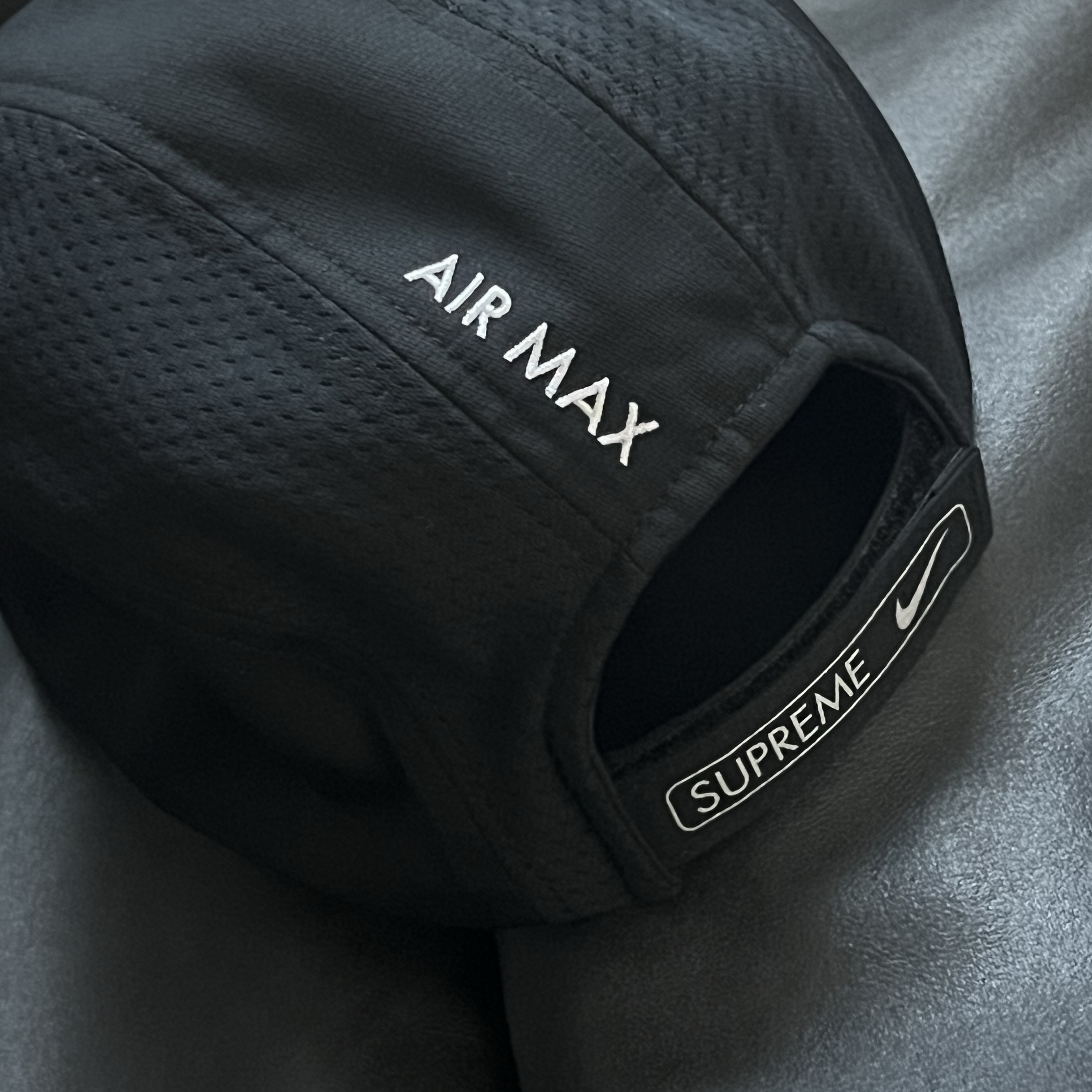Supreme x Nike Running Hat Black - 25SS 착용 스타일 - 2