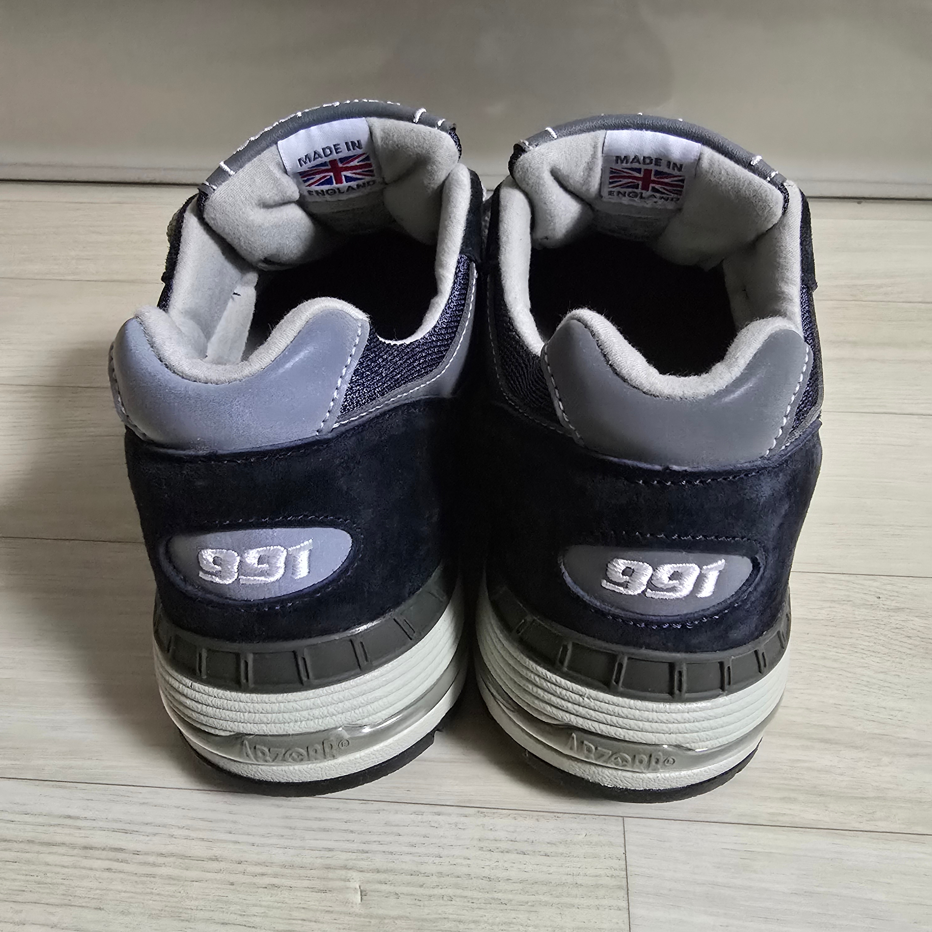 뉴발란스 991 메이드 인 UK 네이비 착용 스타일 - 3