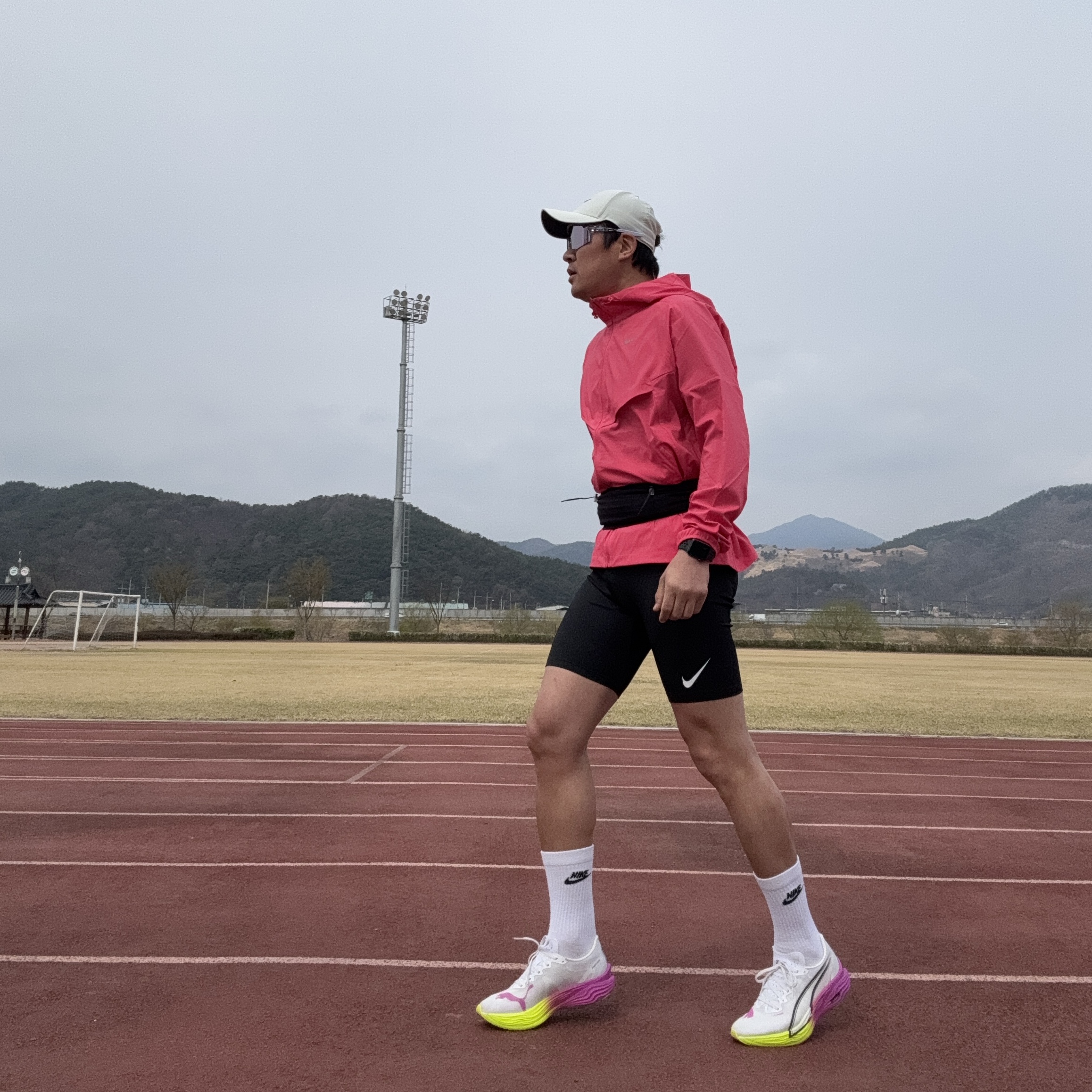 Puma Deviate Nitro Elite 3 White Pure Magenta 착용 스타일 - 1