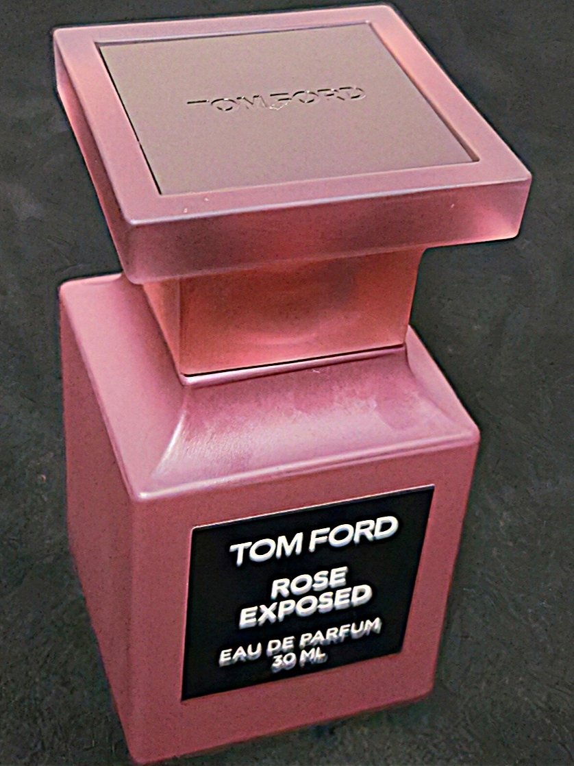 Tom Ford Rose Exposed Eau De Parfum 30ml 착용 스타일
