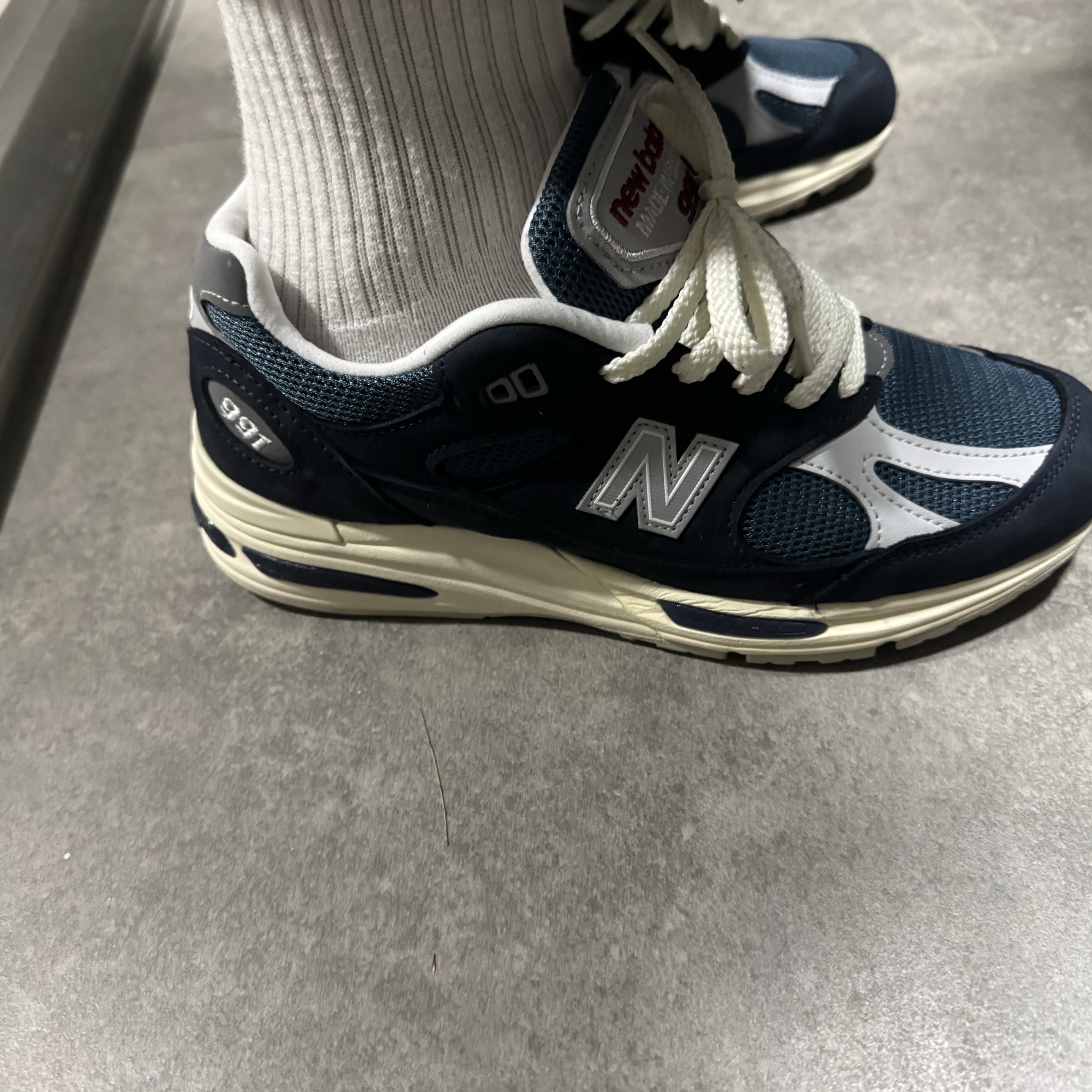 New Balance 991v2 Made in UK Total Eclipse Indian Teal 착용 스타일