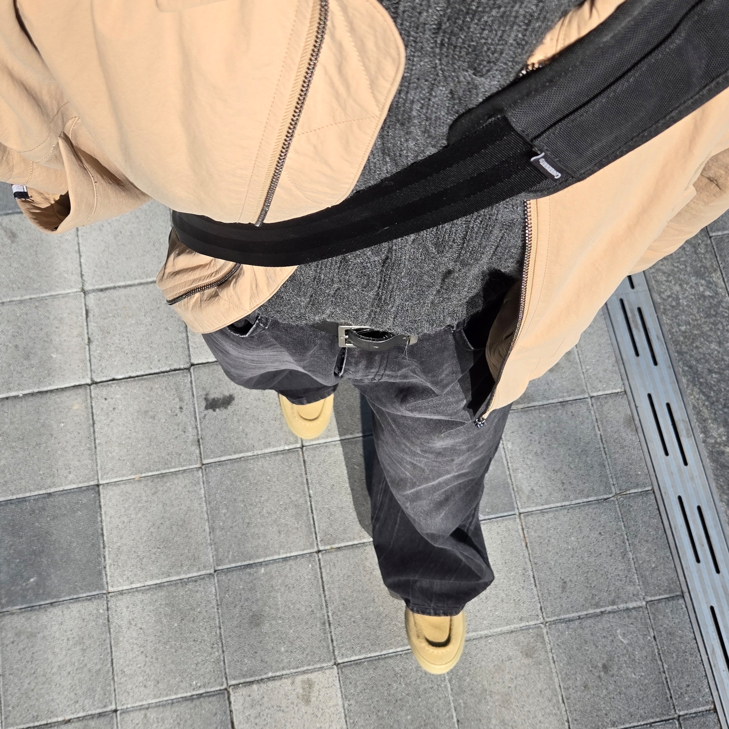Vans Carver Low Sand Beige 착용 스타일