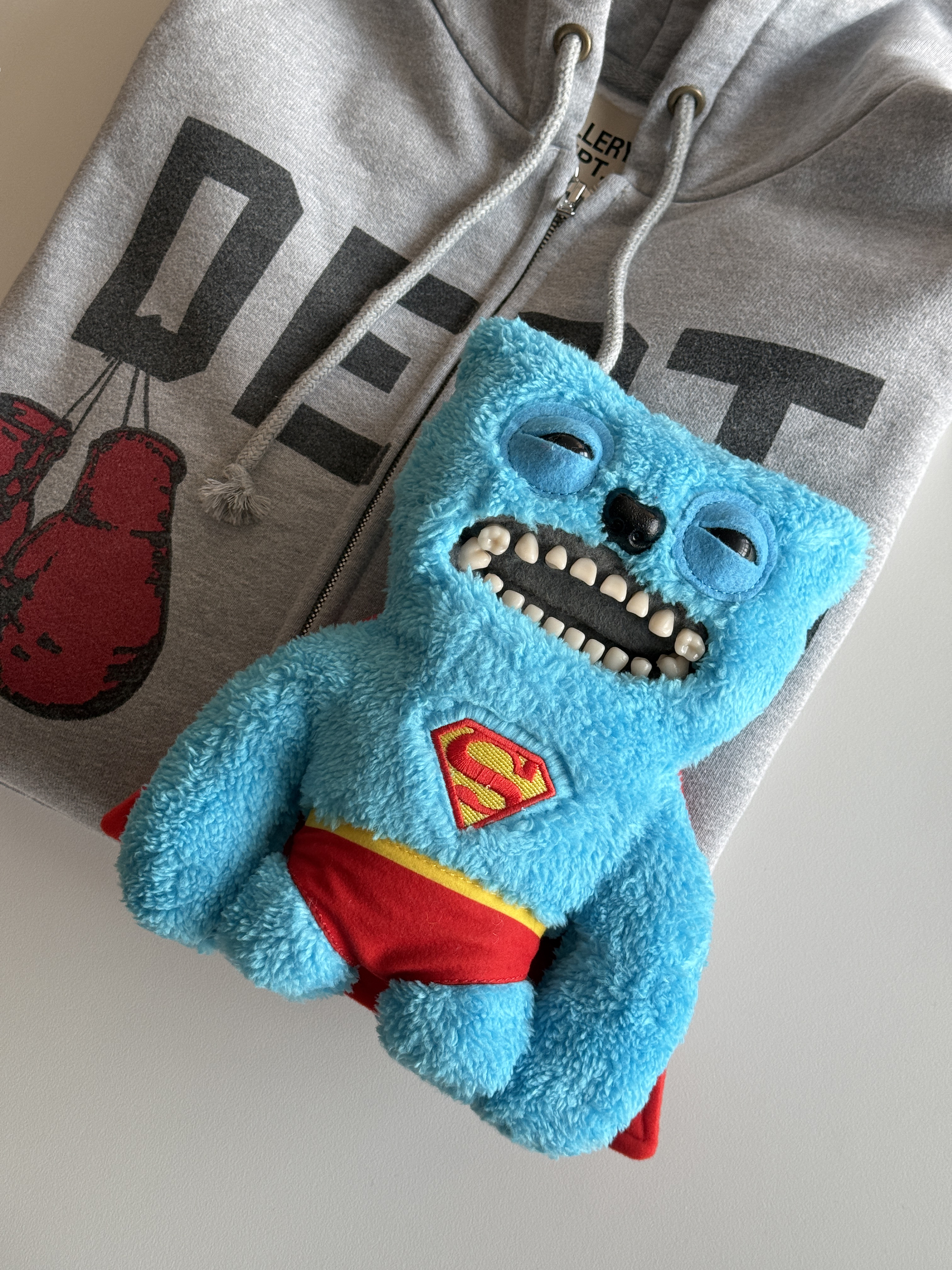 Gallery Dept. Boxing Merch Zip Hoodie Heather Grey, Fuggler Superman Plush Blue 착용 스타일 - 3