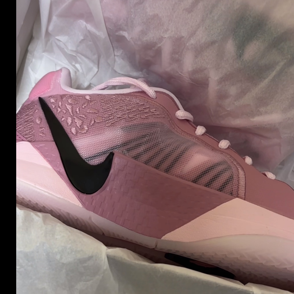 Nike Sabrina 2 EP Pink Foam Black 착용 스타일