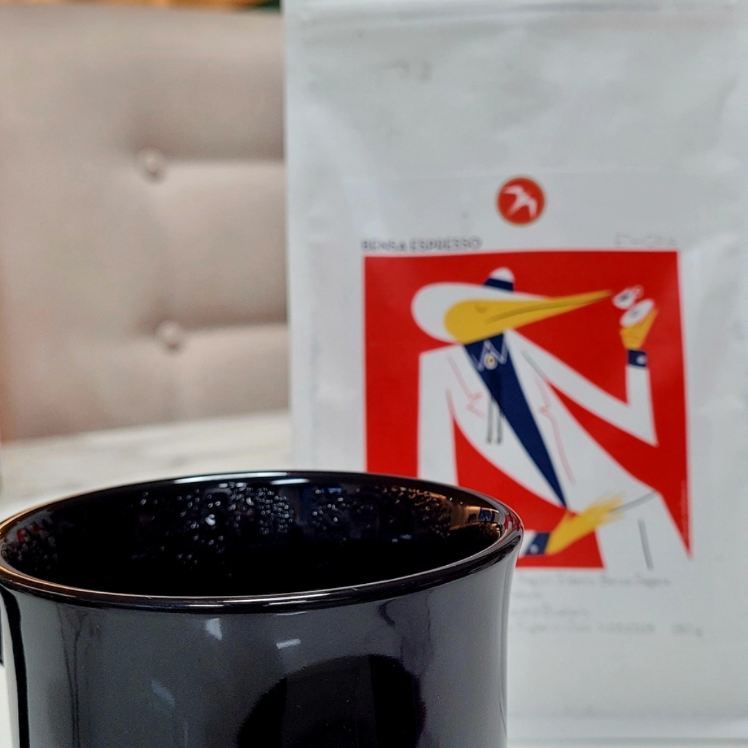 G-DRAGON Ubermensch Mug Cup 360ml Black 착용 스타일 - 3