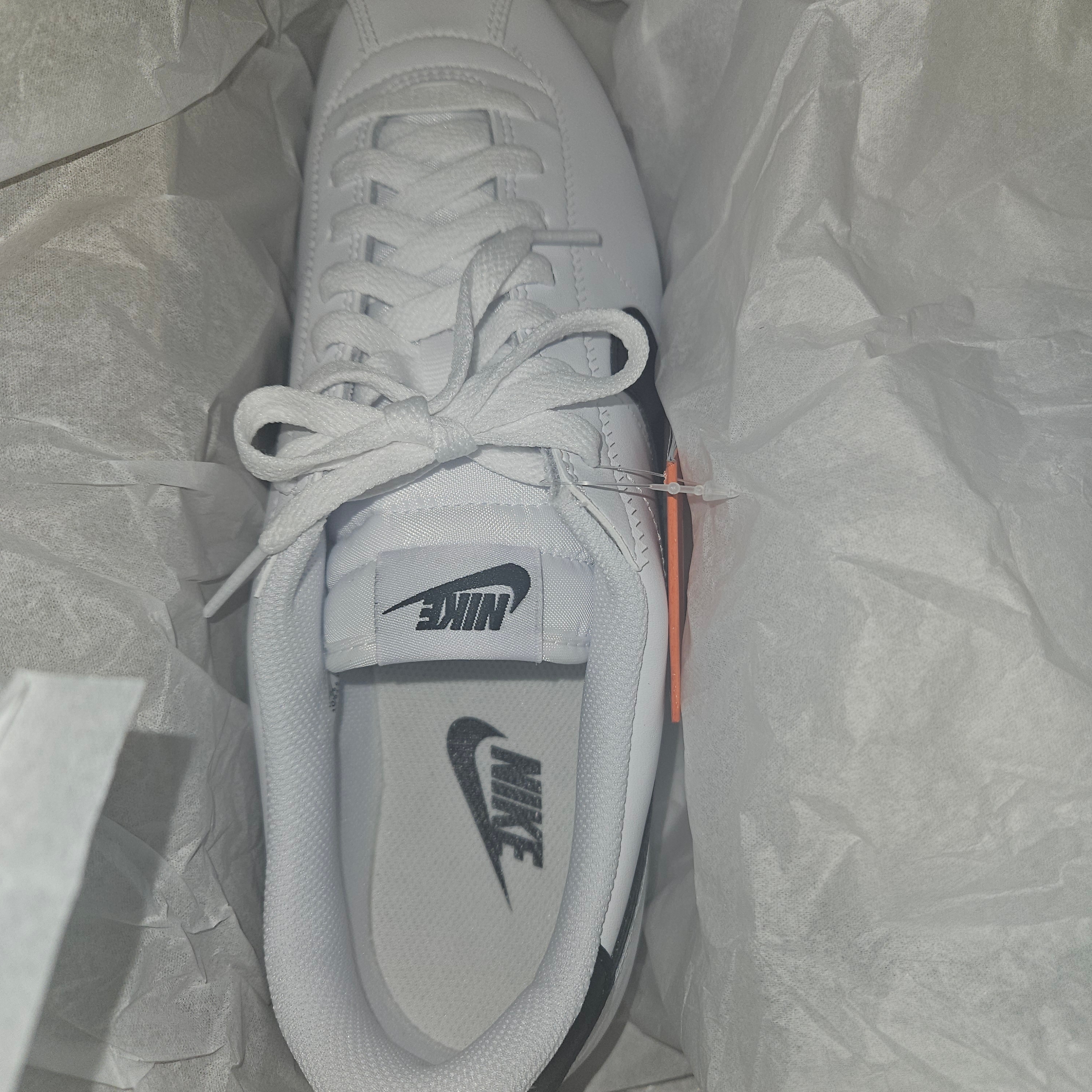 Nike Cortez White Black 착용 스타일