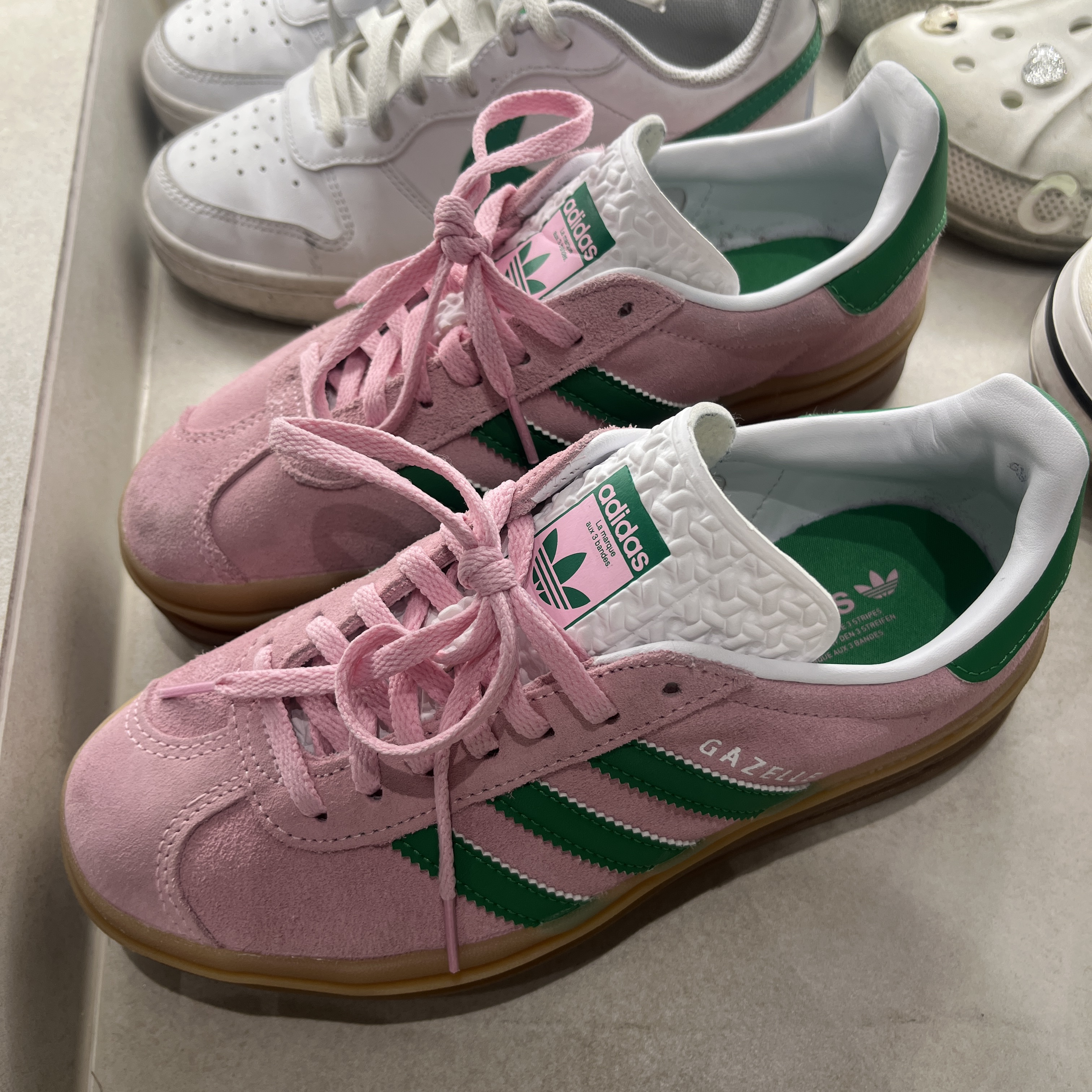 (W) Adidas Gazelle Bold True Pink Green 착용 스타일