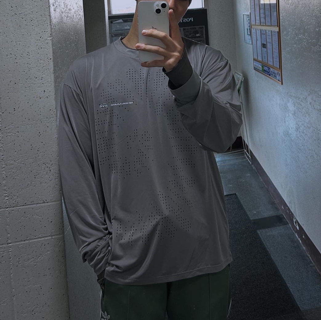 Satisfy x Post Archive Faction (Paf) Auralite Long T-Shirt Grey 착용 스타일