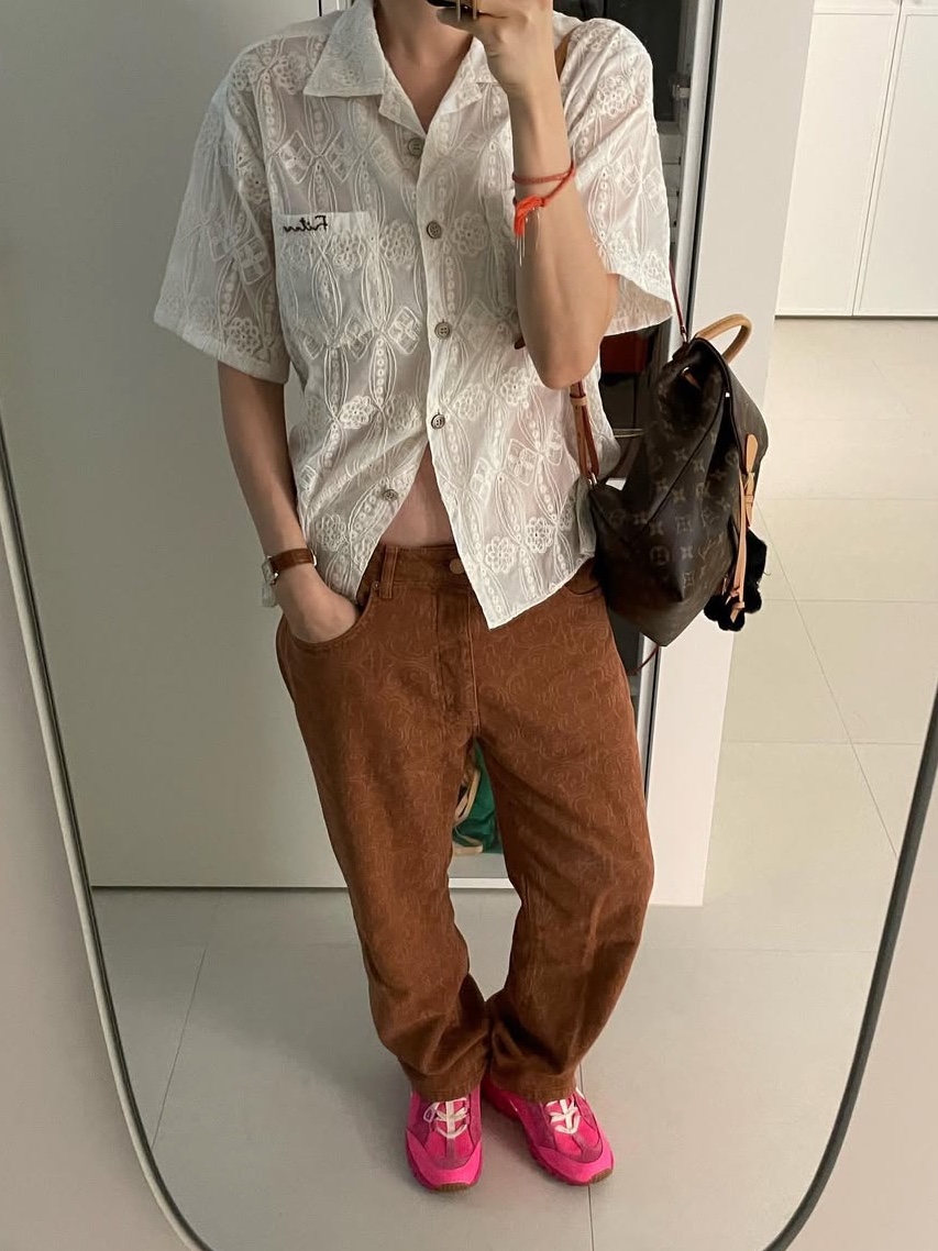 Nike x Jacquemus Air Humara LX Pink Flash, Fritur The Needle Shirt White 착용 스타일 - 2
