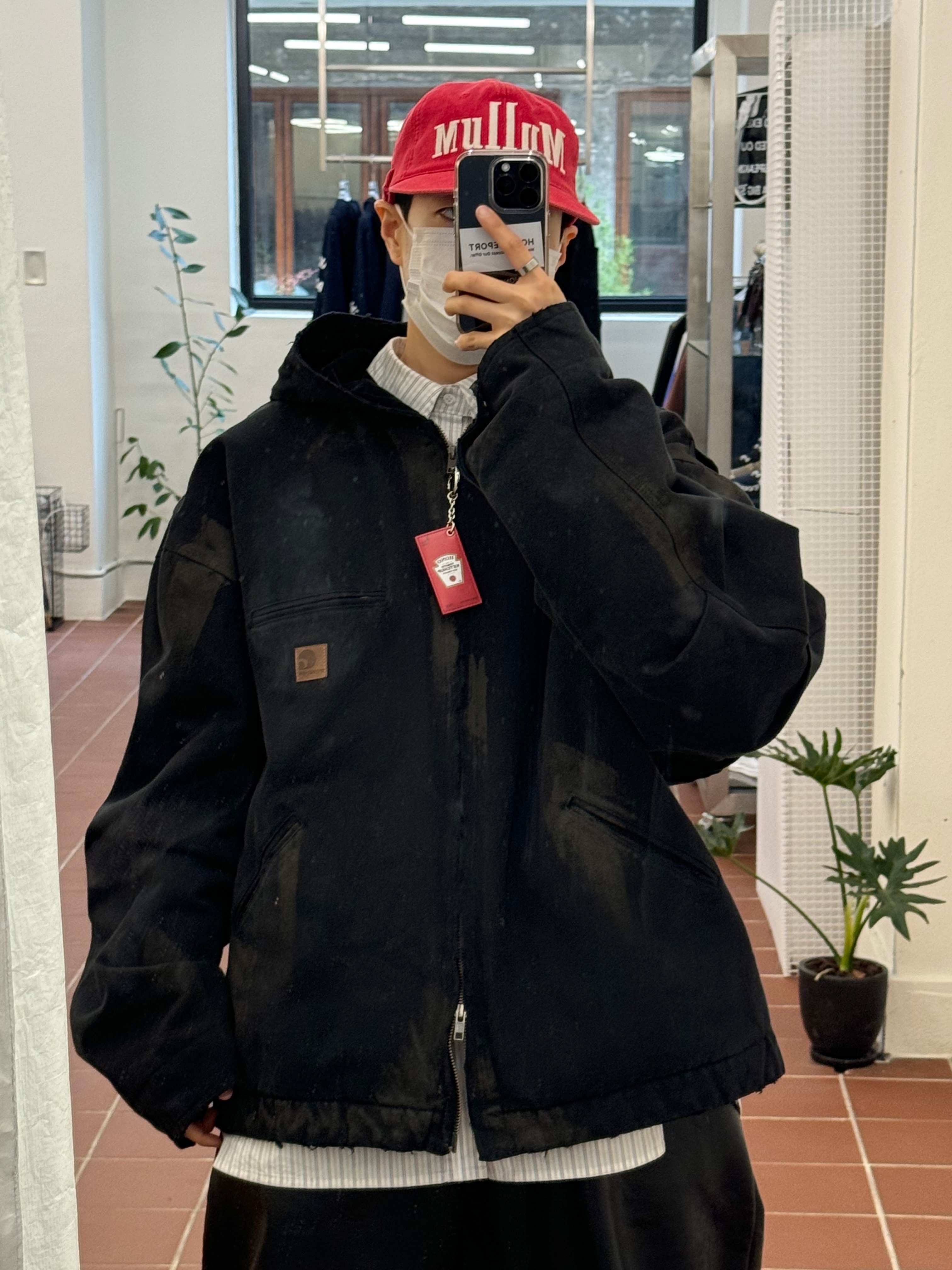 Hono Report Object Keyring Tomato Ketchup, Hono Report Typo Shirts White Stripe 착용 스타일 - 4