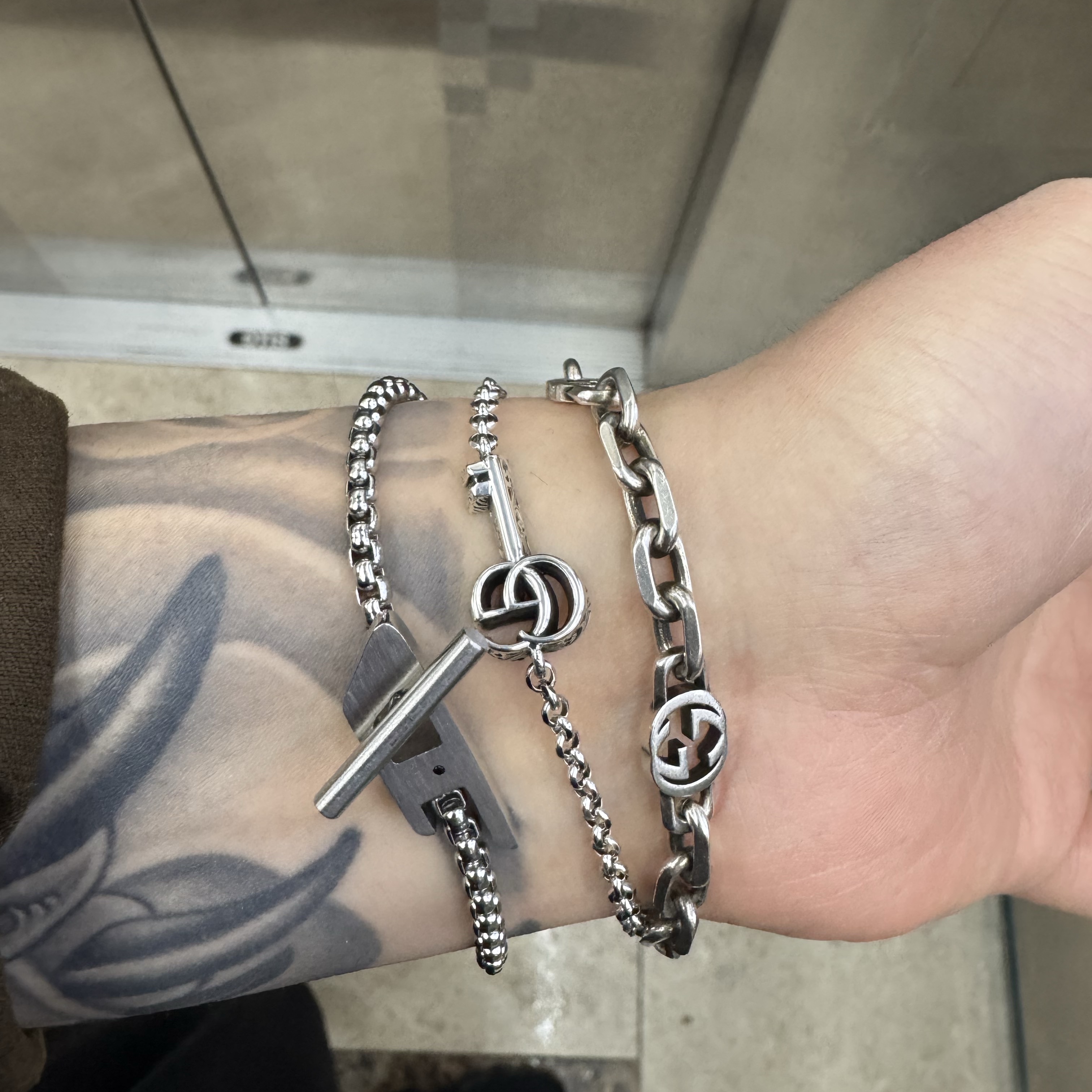 Gucci Double G Key Bracelet 925 Sterling Silver with Aged Finish 착용 스타일