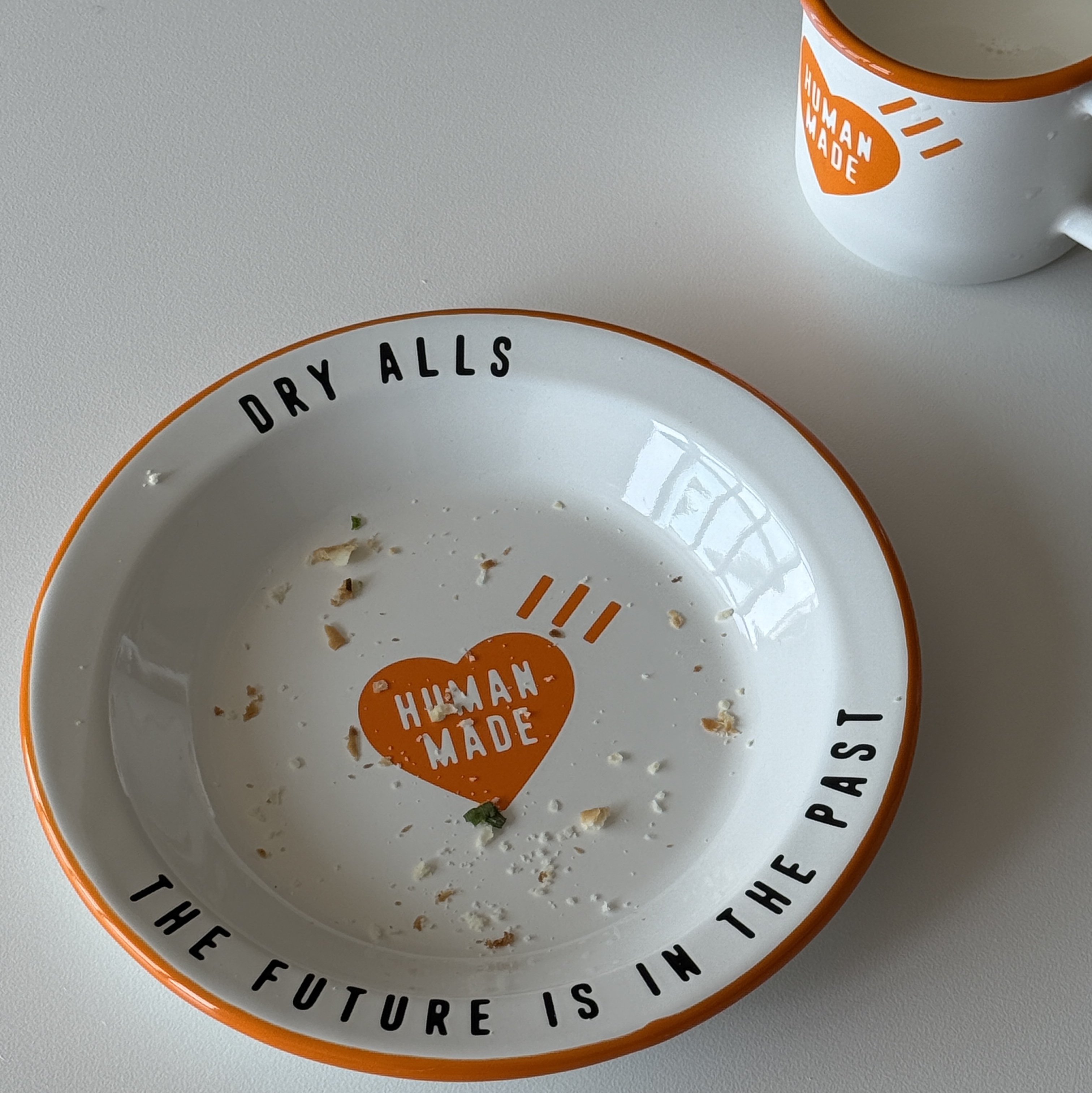 Human Made Enamel Plate 180mm Orange, Human Made Enamel Mug 270ml Orange 착용 스타일