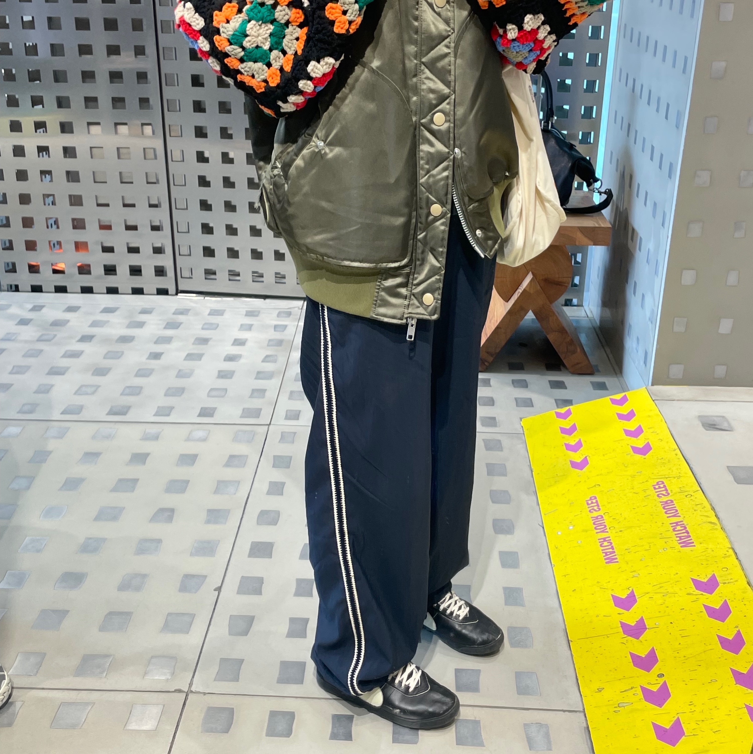 Nike x Bode Astrograbber SP Black and Coconut Milk, Fritur Weaving Lace Track Pants Navy_F251PT03 착용 스타일