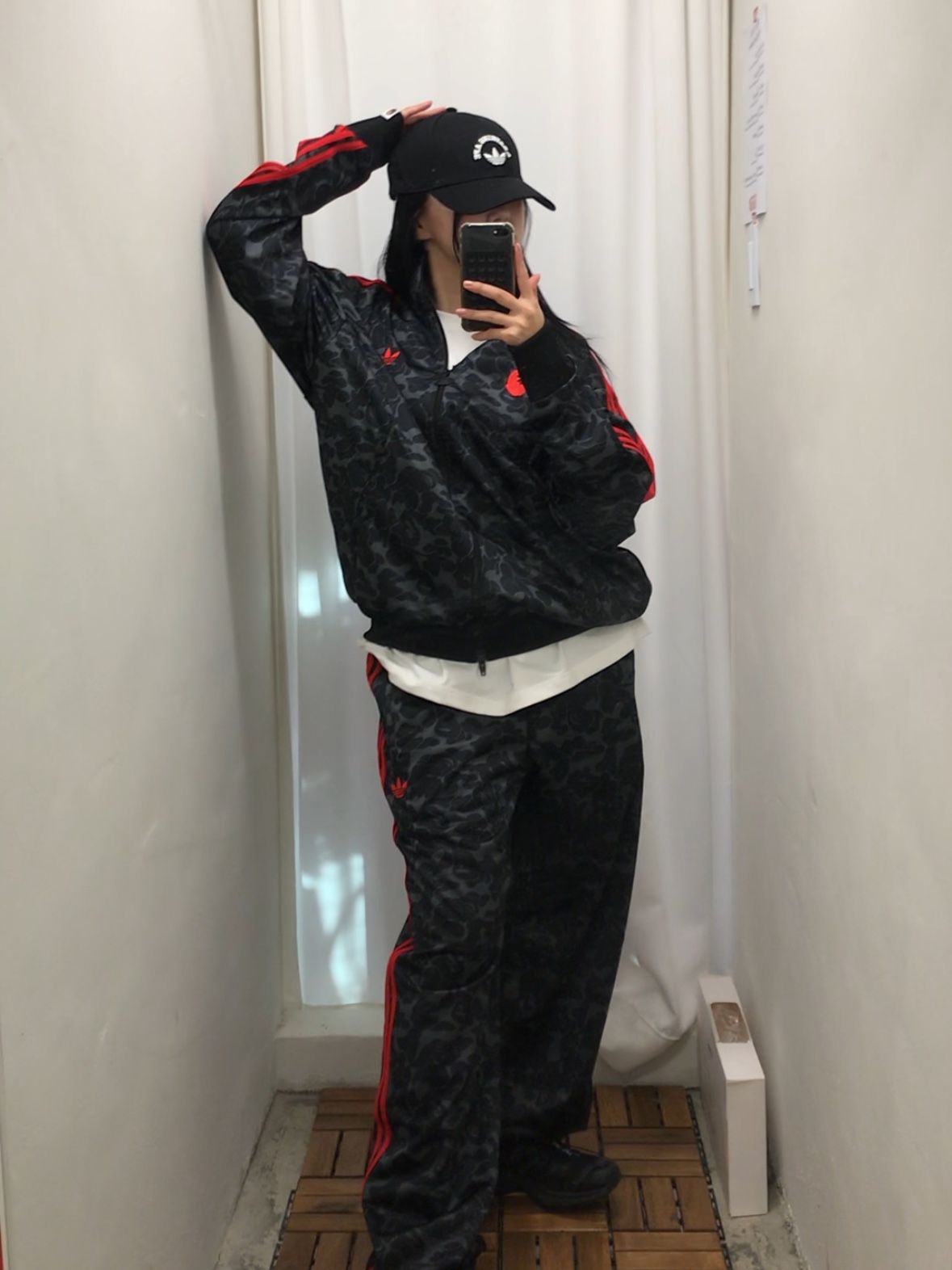 Adidas x BAPE Allover Print Track Top Black - US Sizing, Adidas x BAPE Baseball Cap Black 착용 스타일 - 2