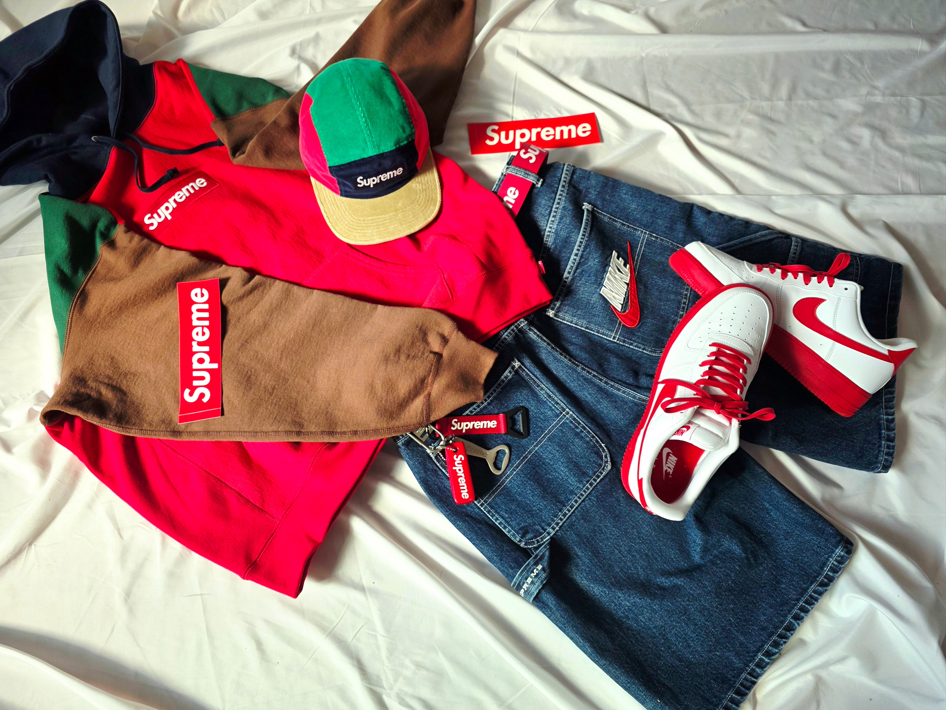 Supreme Box Logo Hooded Sweatshirt Multicolor - 24FW, Supreme x Nike Denim Short Indigo - 24SS 착용 스타일