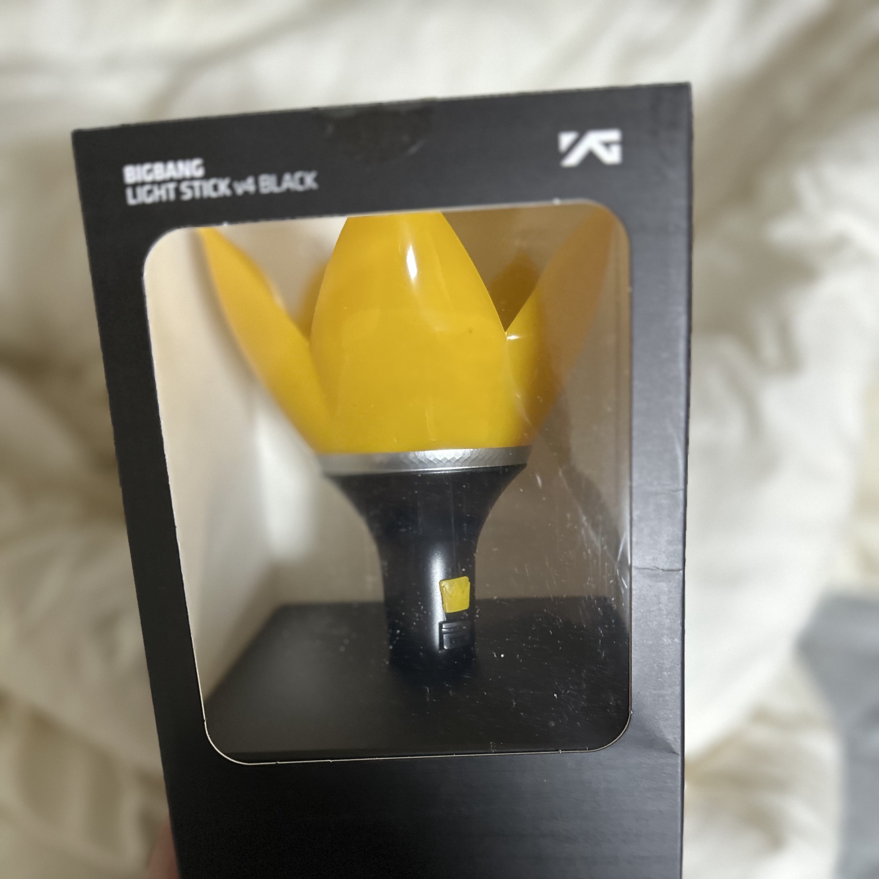 Bigbang Official Light Stick Ver.4 Black 2025 착용 스타일 - 1